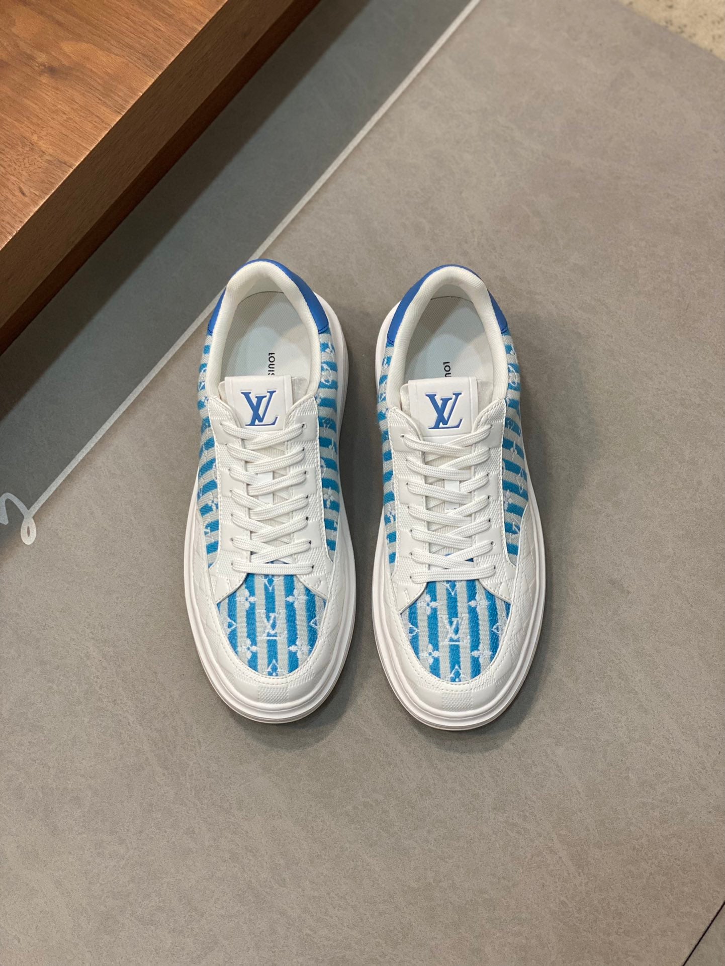 LV-176shoes