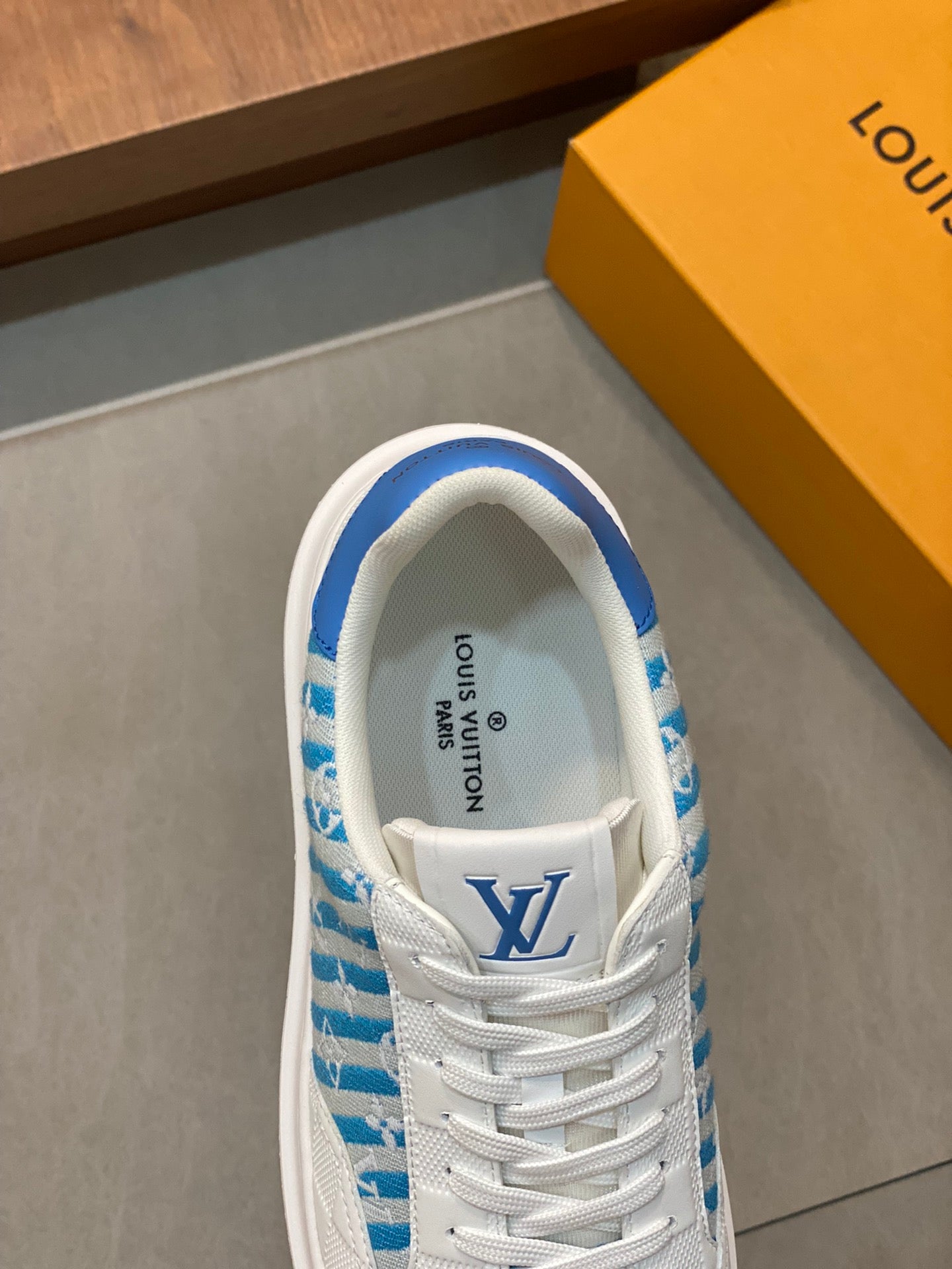 LV-176shoes