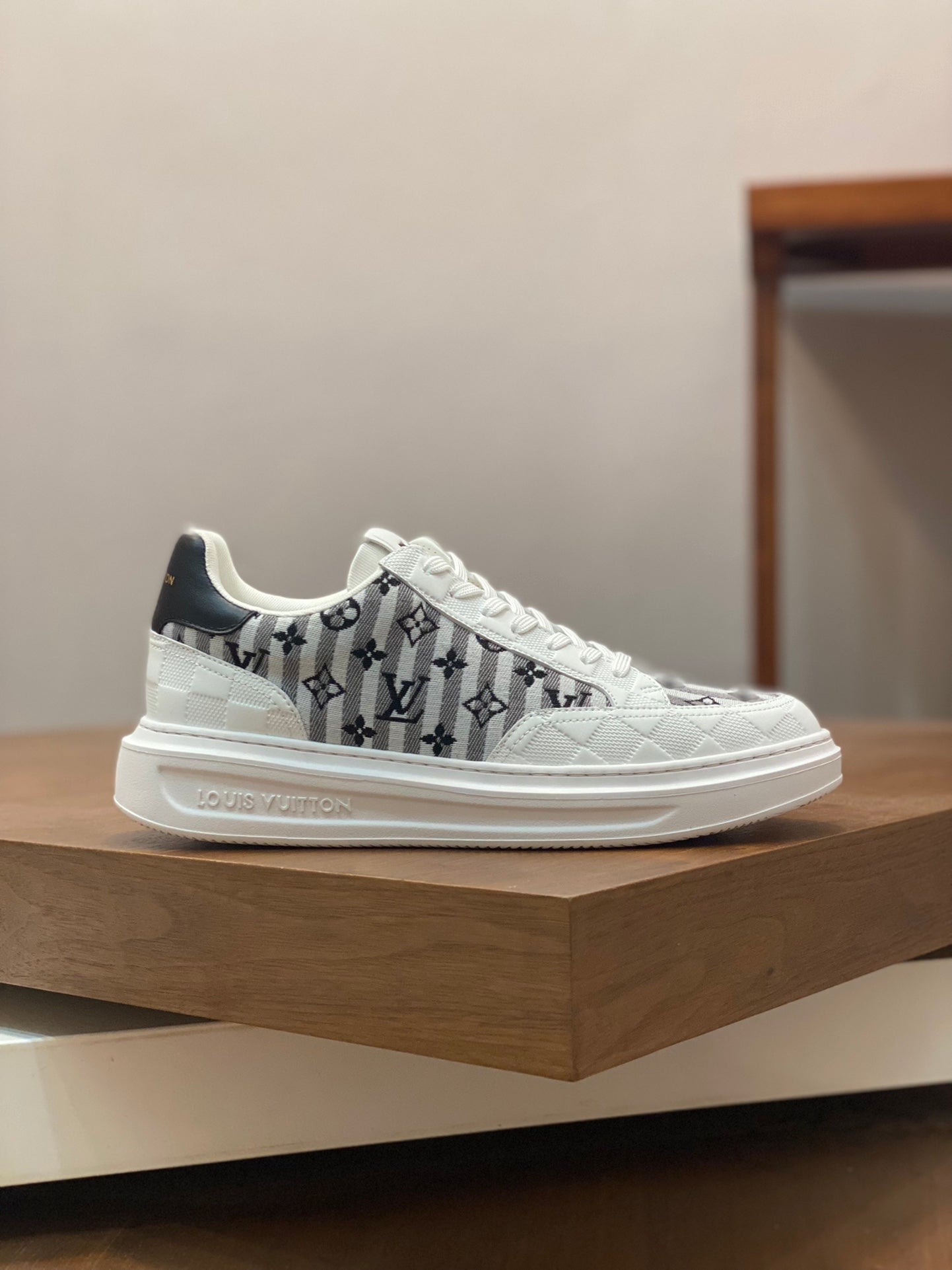 LV-179shoes