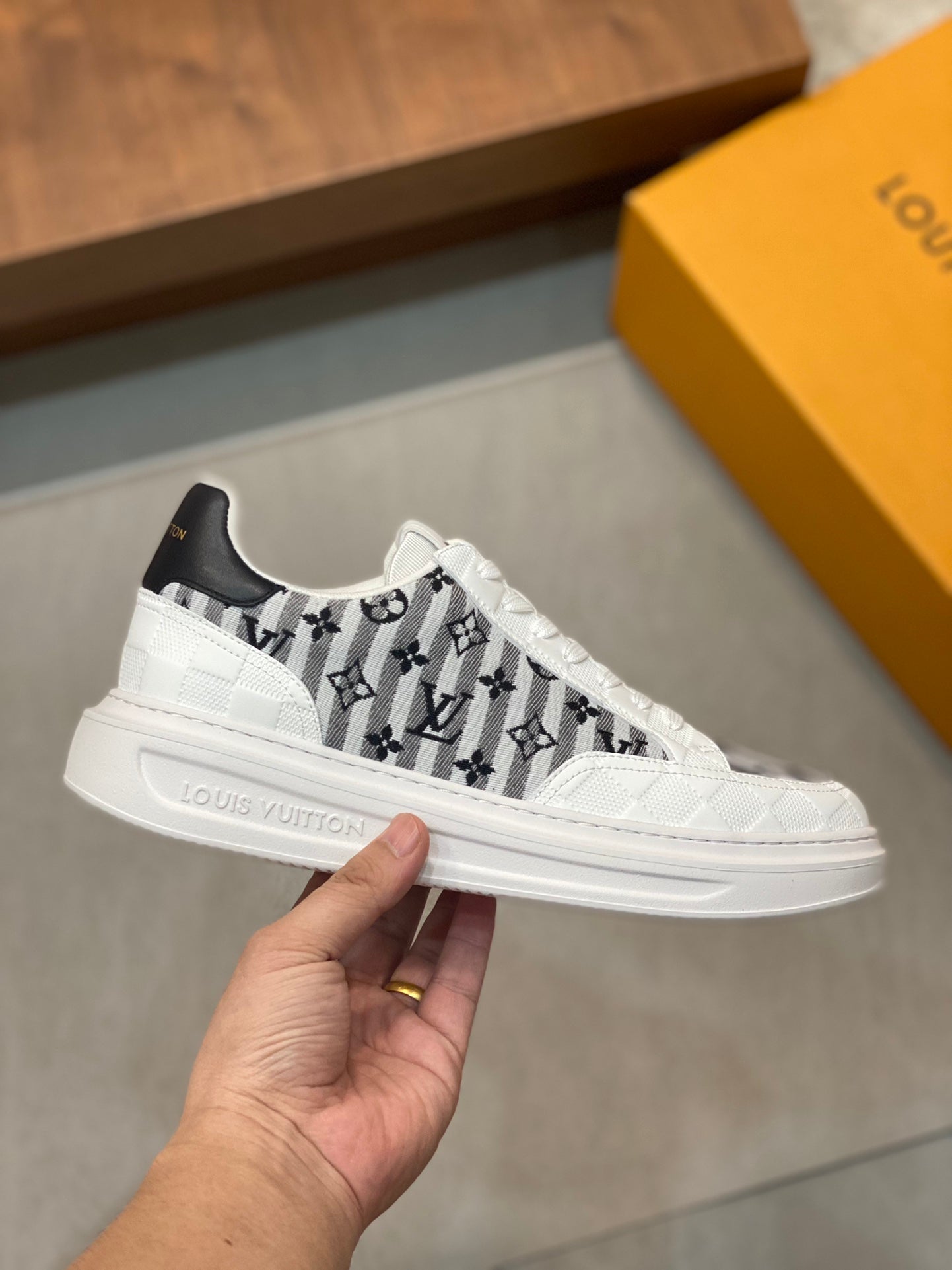 LV-179shoes
