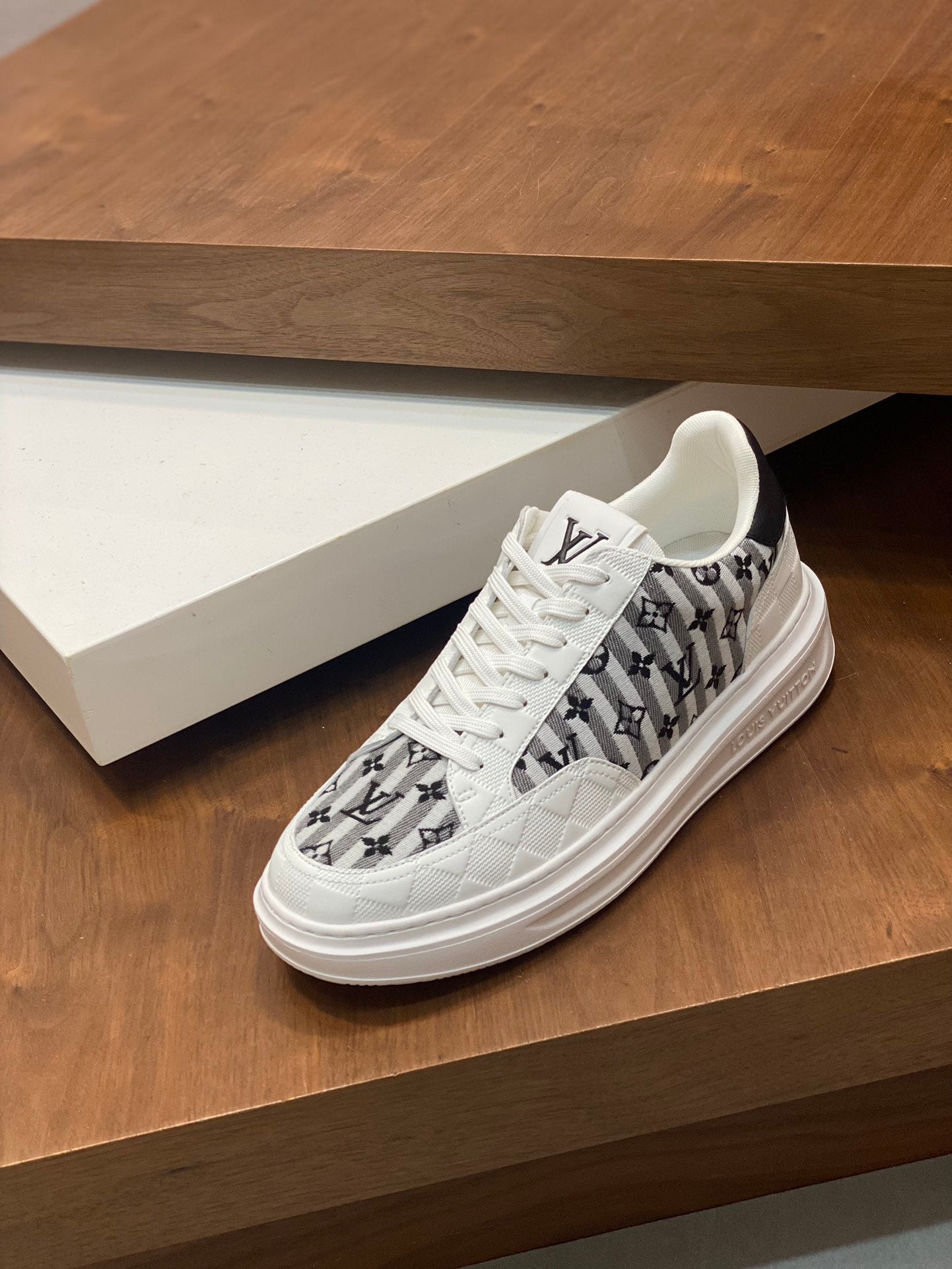LV-179shoes