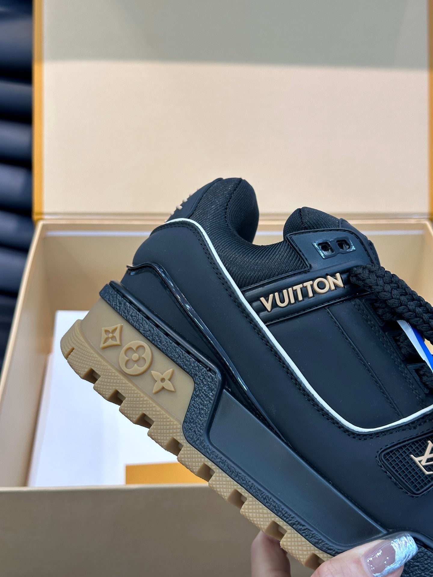 LV-180shoes