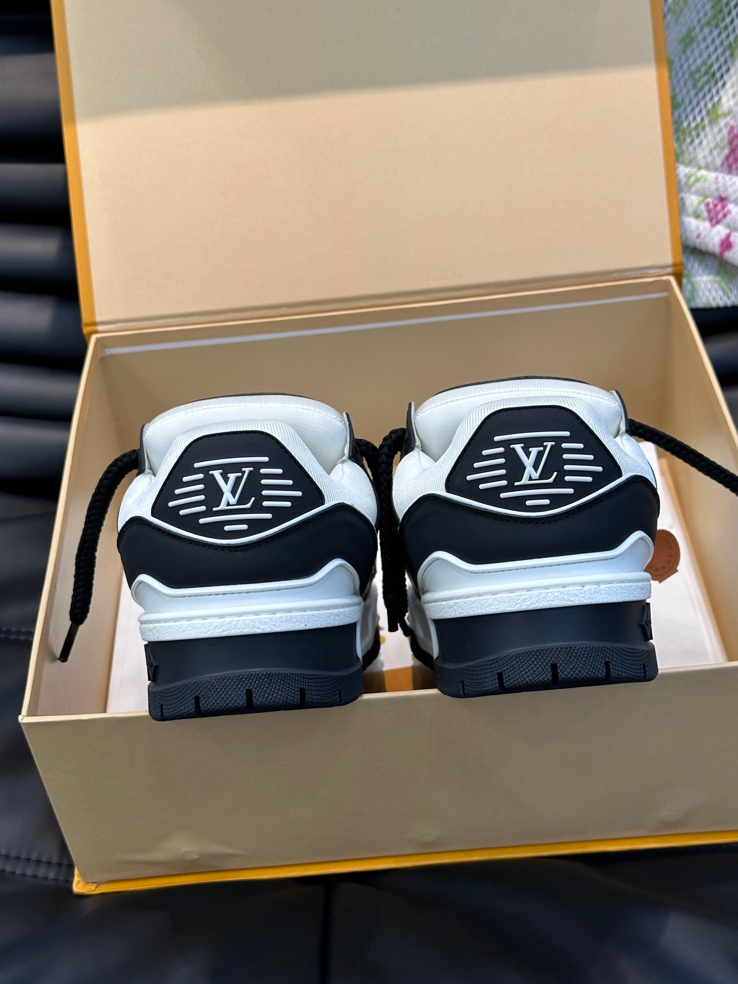 LV-182shoes
