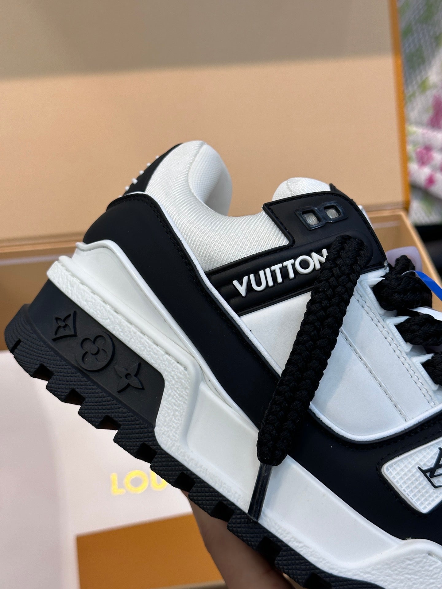 LV-182shoes