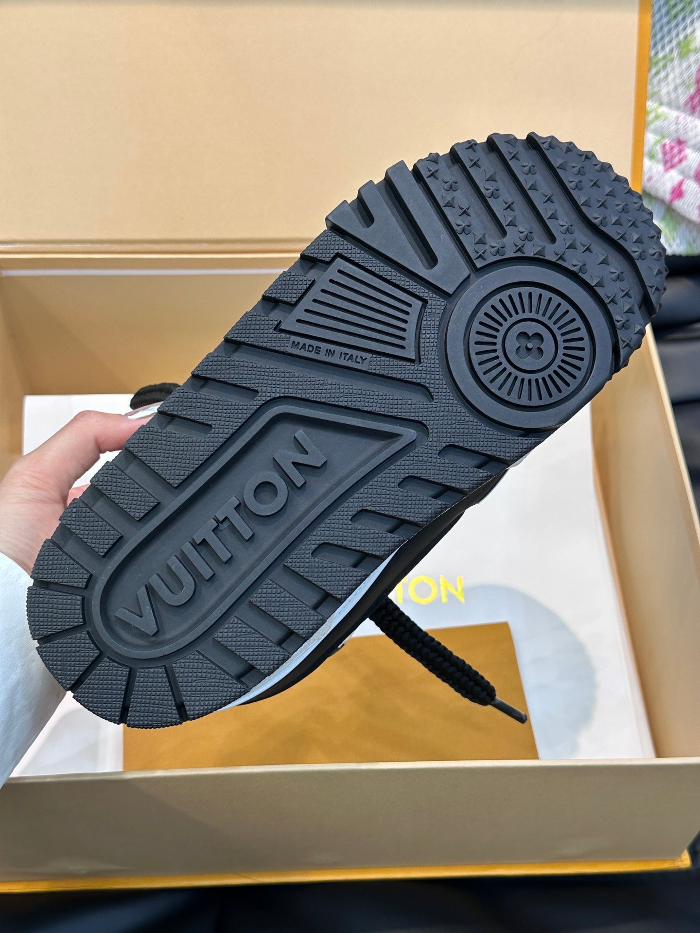 LV-182shoes