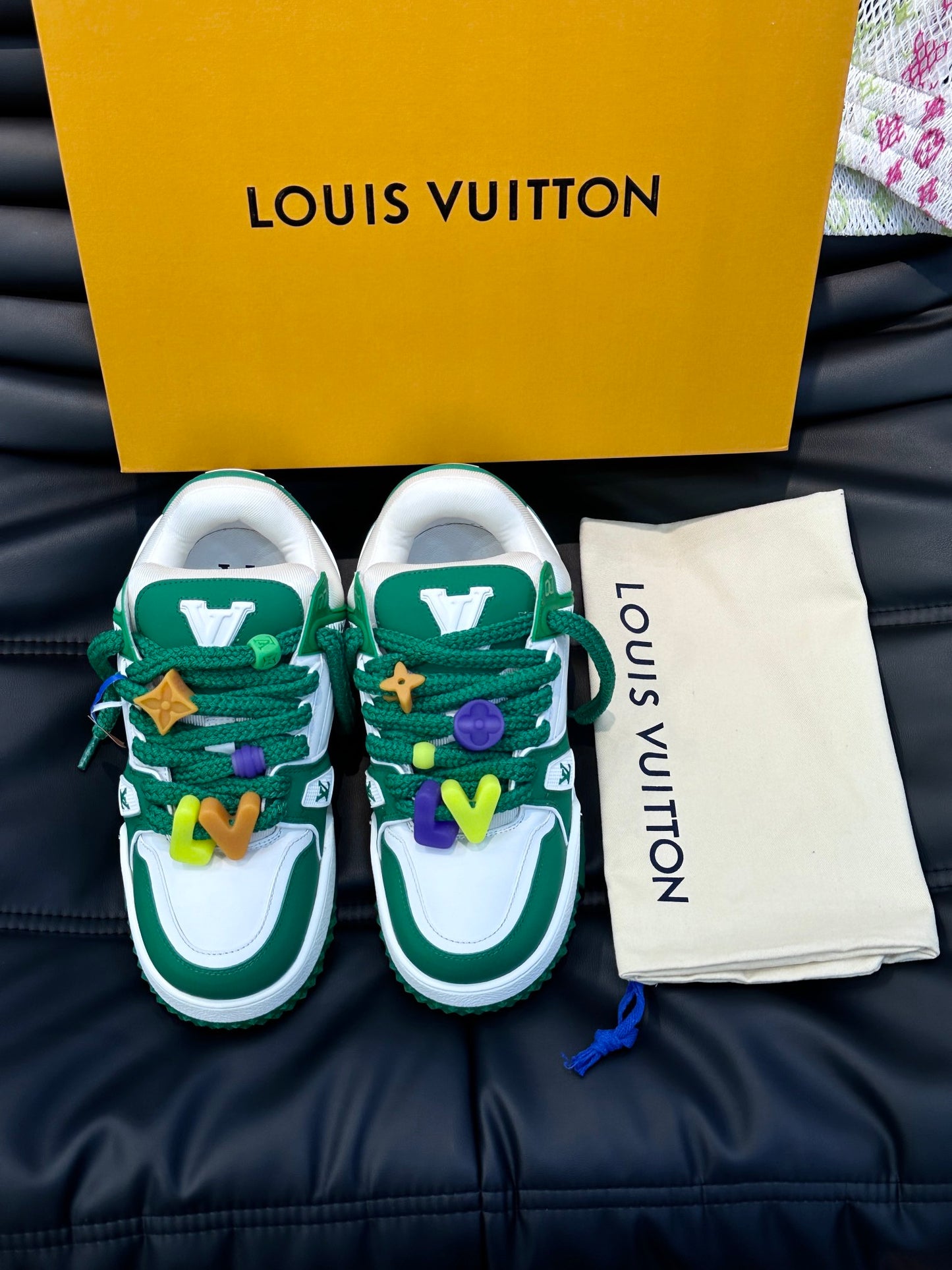 LV-184shoes
