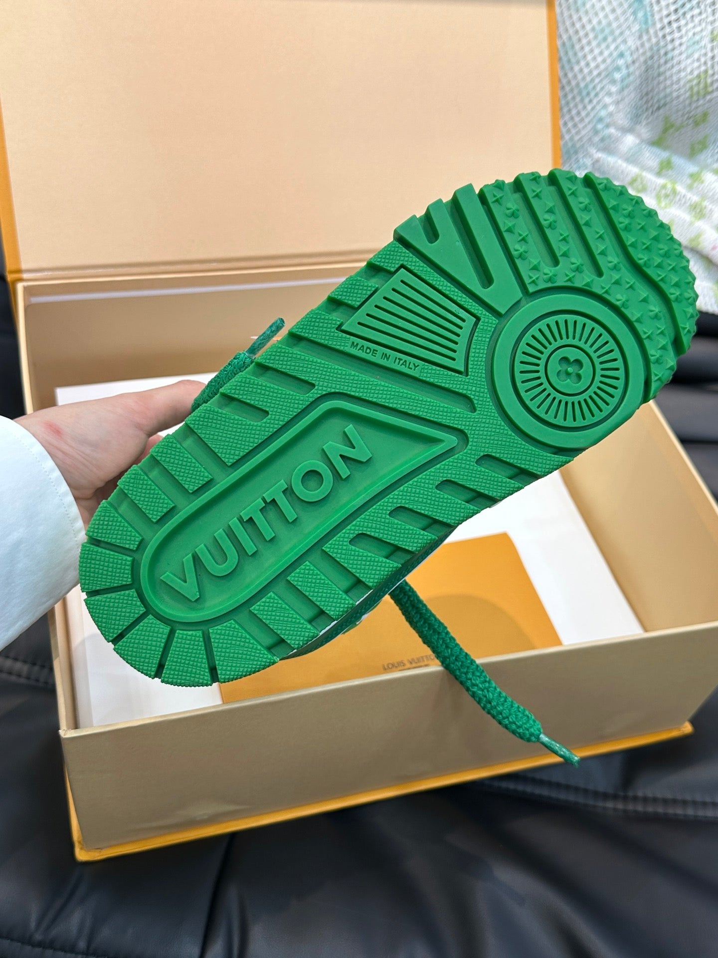 LV-184shoes