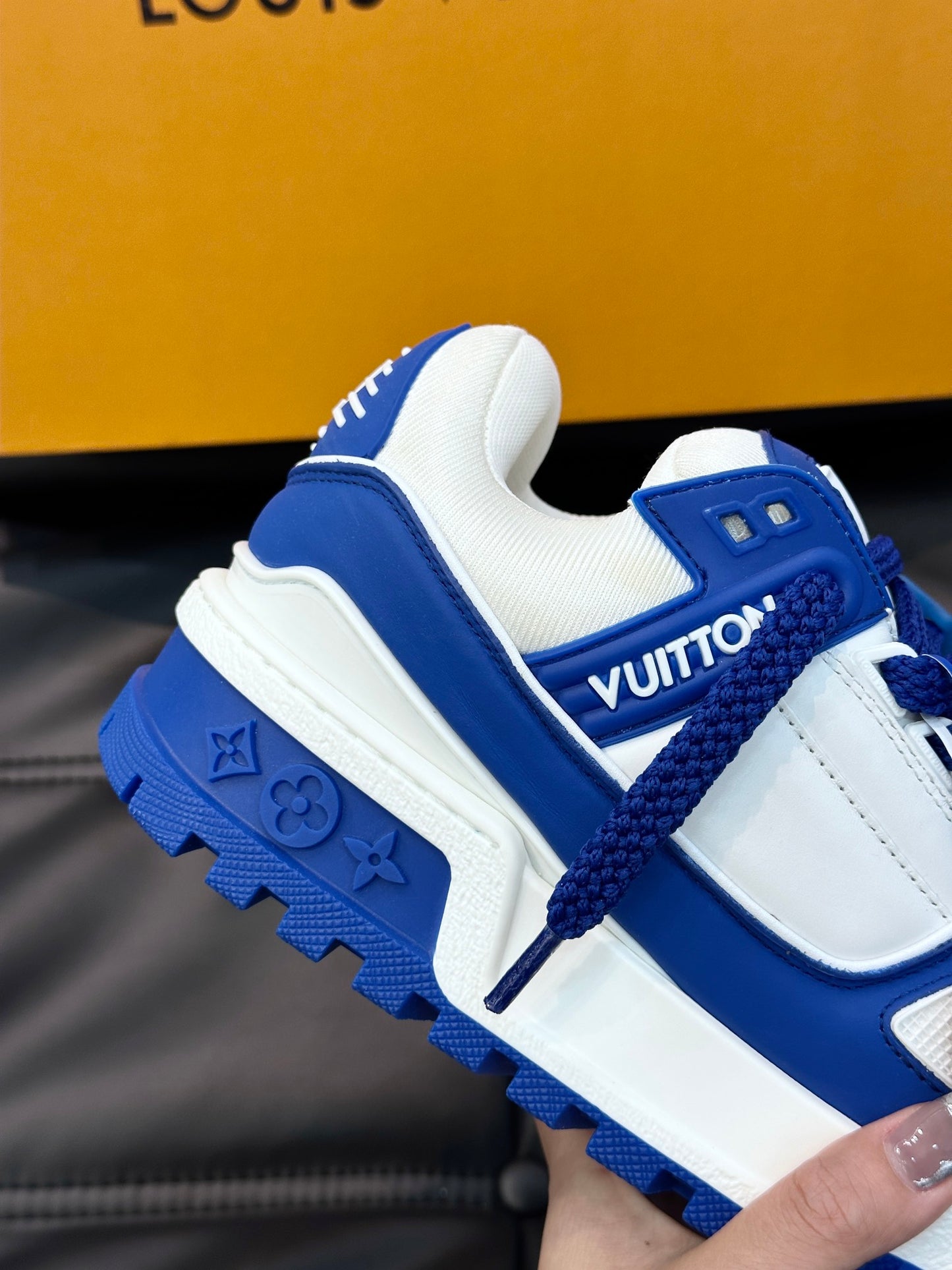 LV-185shoes