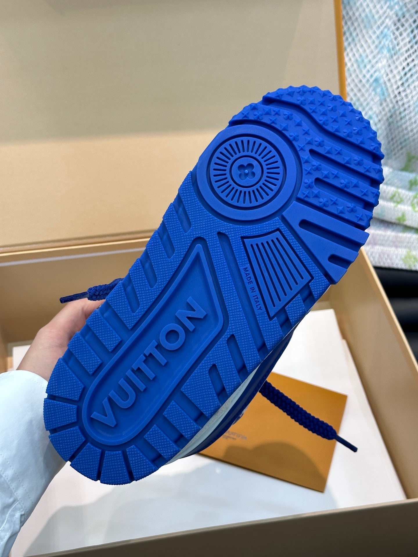 LV-185shoes