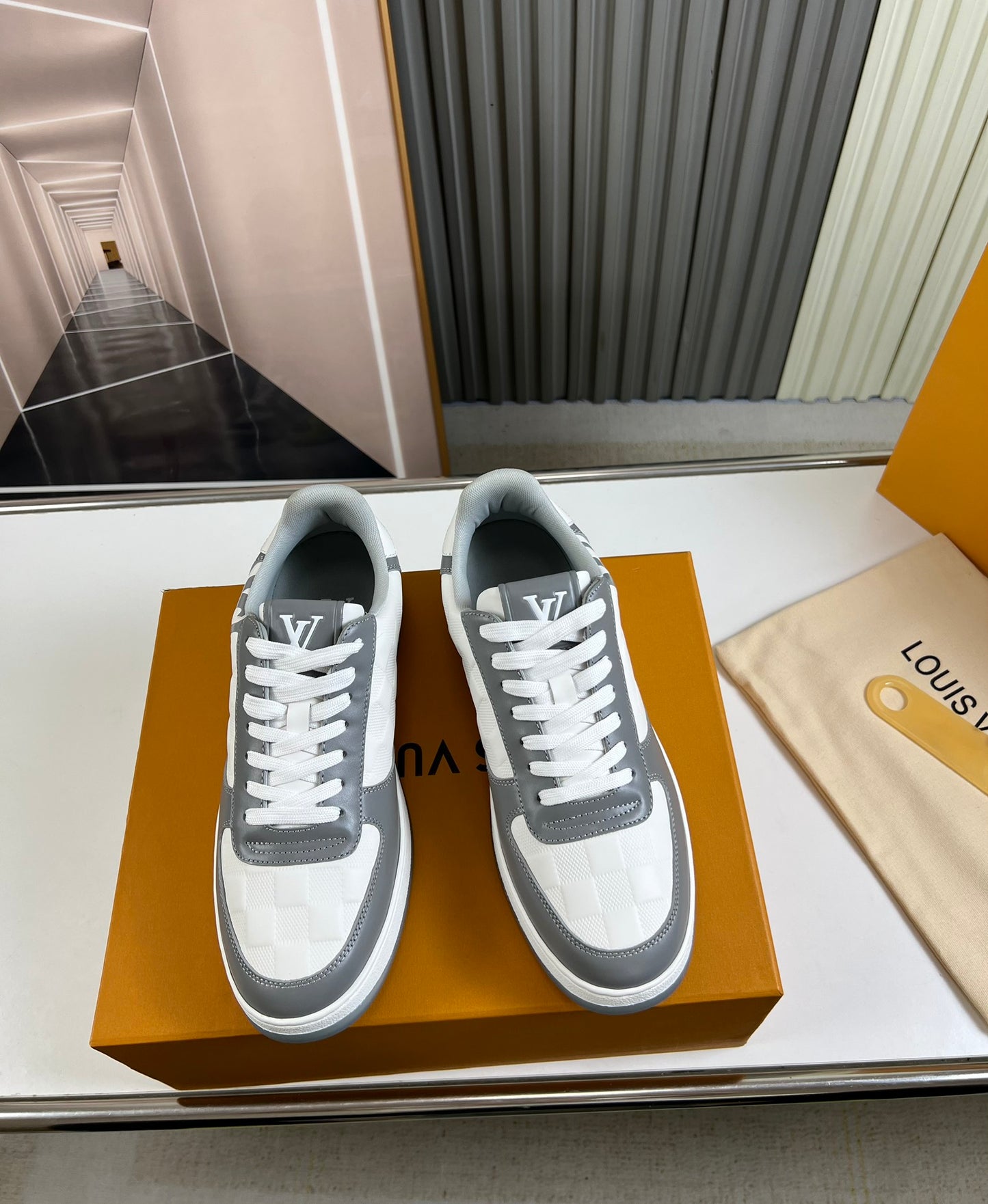 LV-195shoes