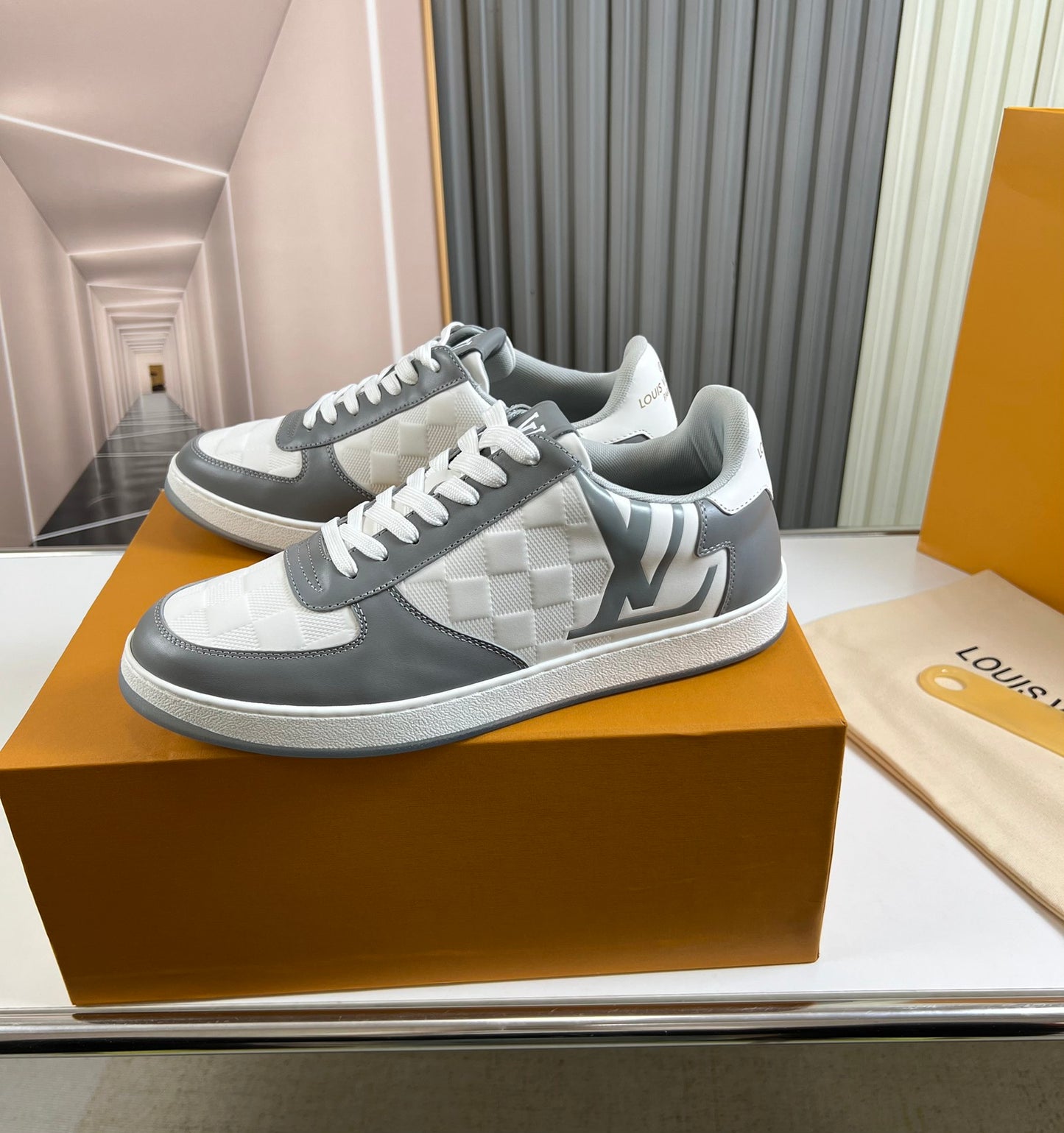 LV-195shoes