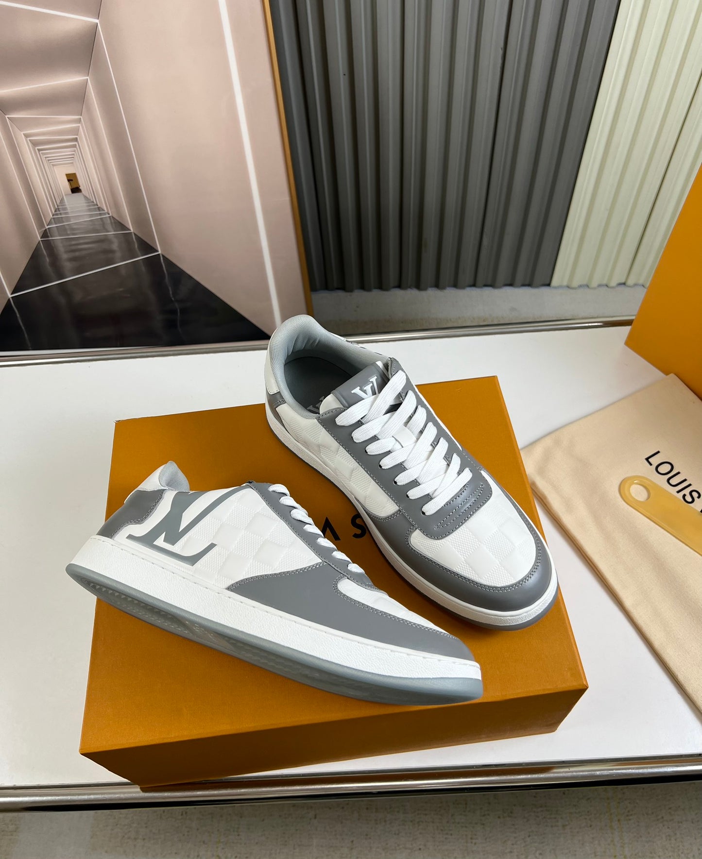 LV-195shoes