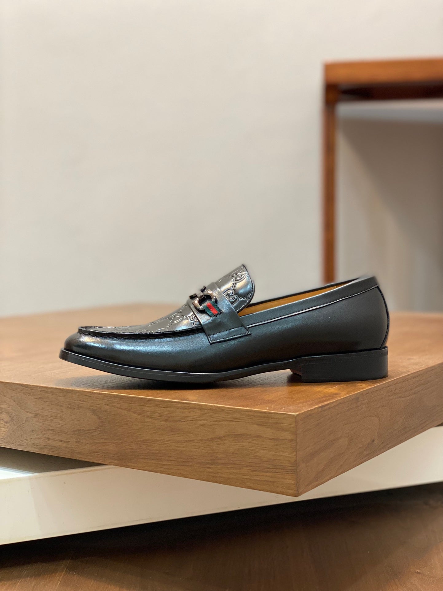 Gucci-110Shoes