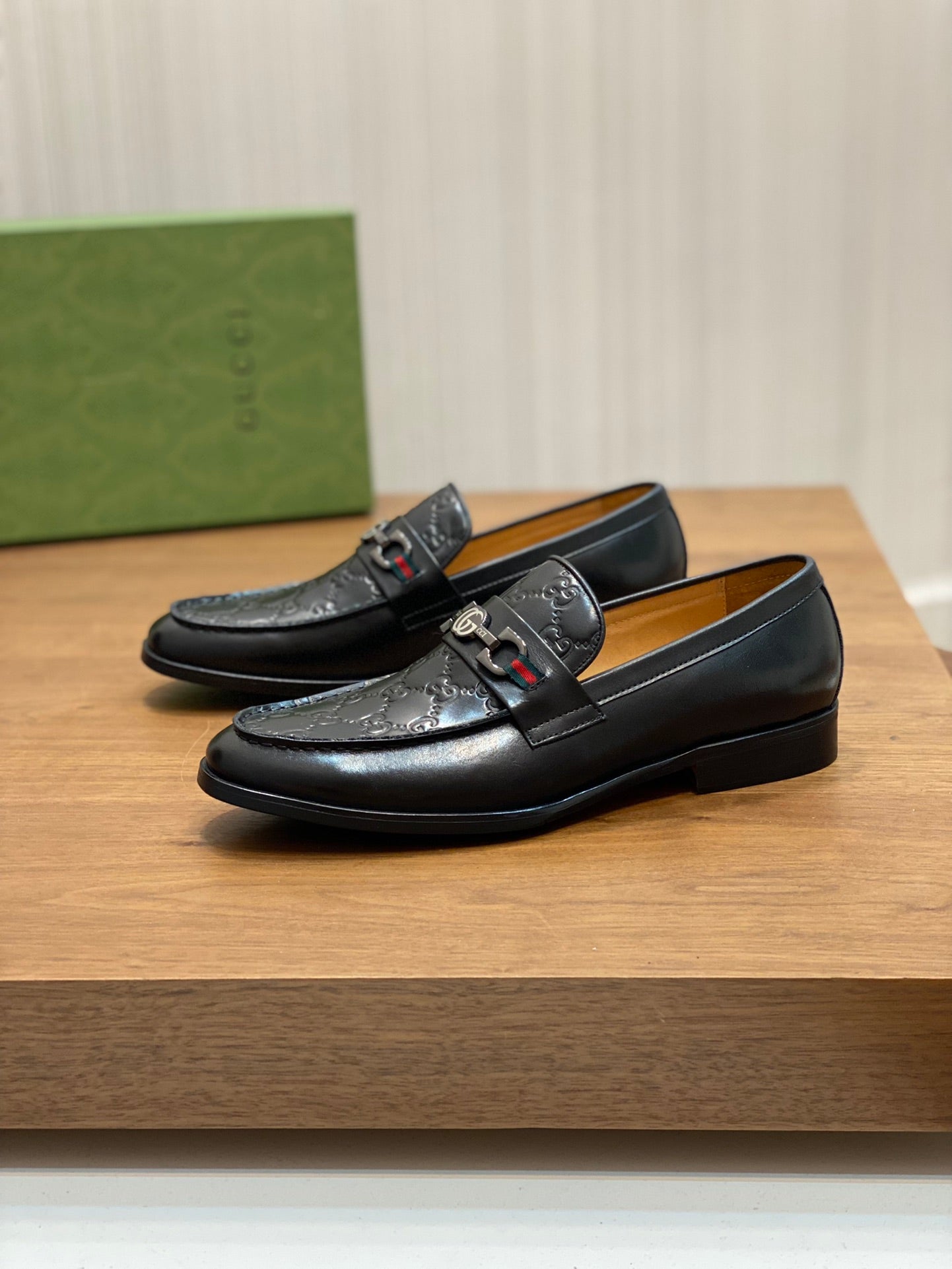 Gucci-110Shoes