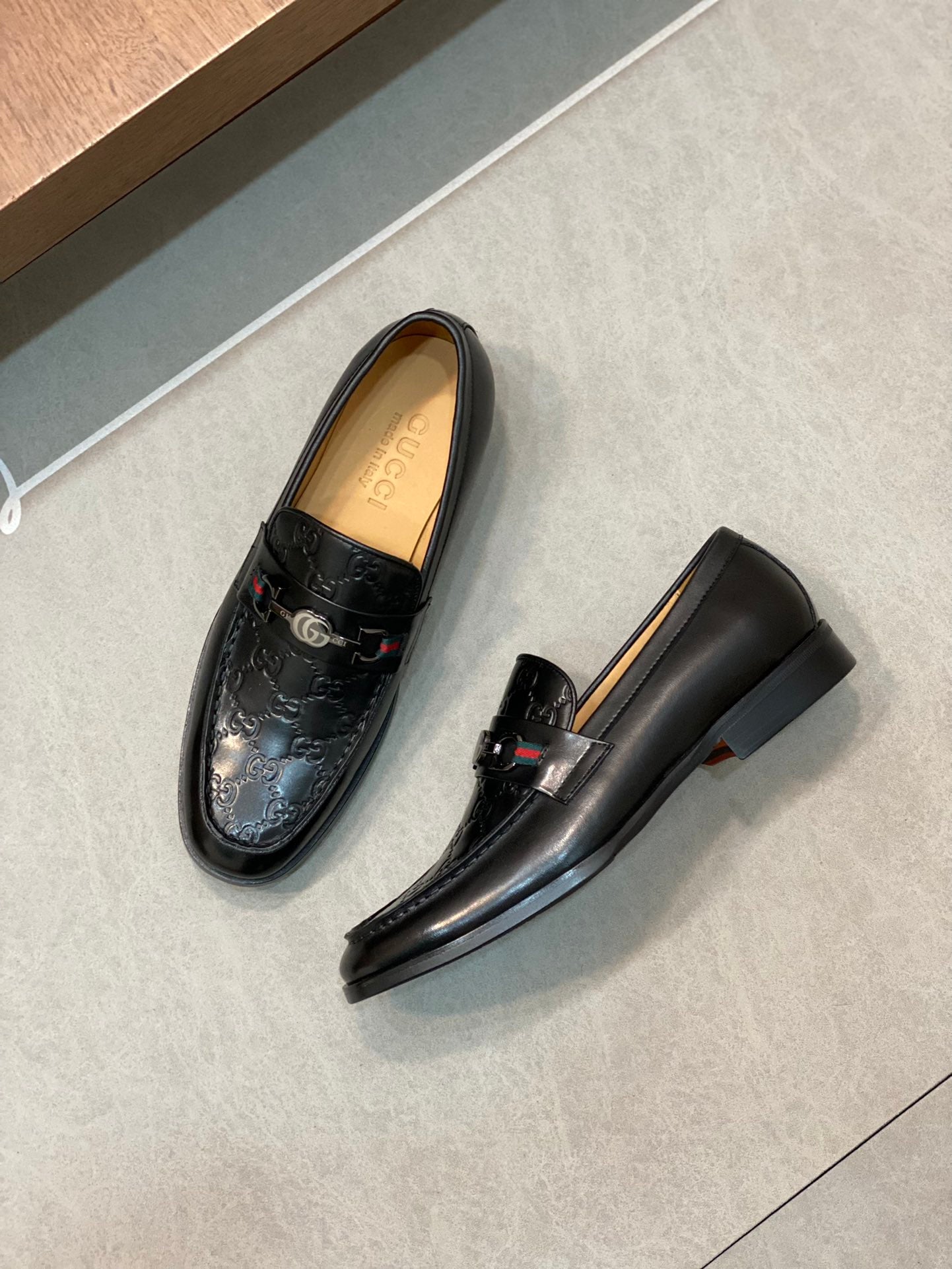 Gucci-110Shoes