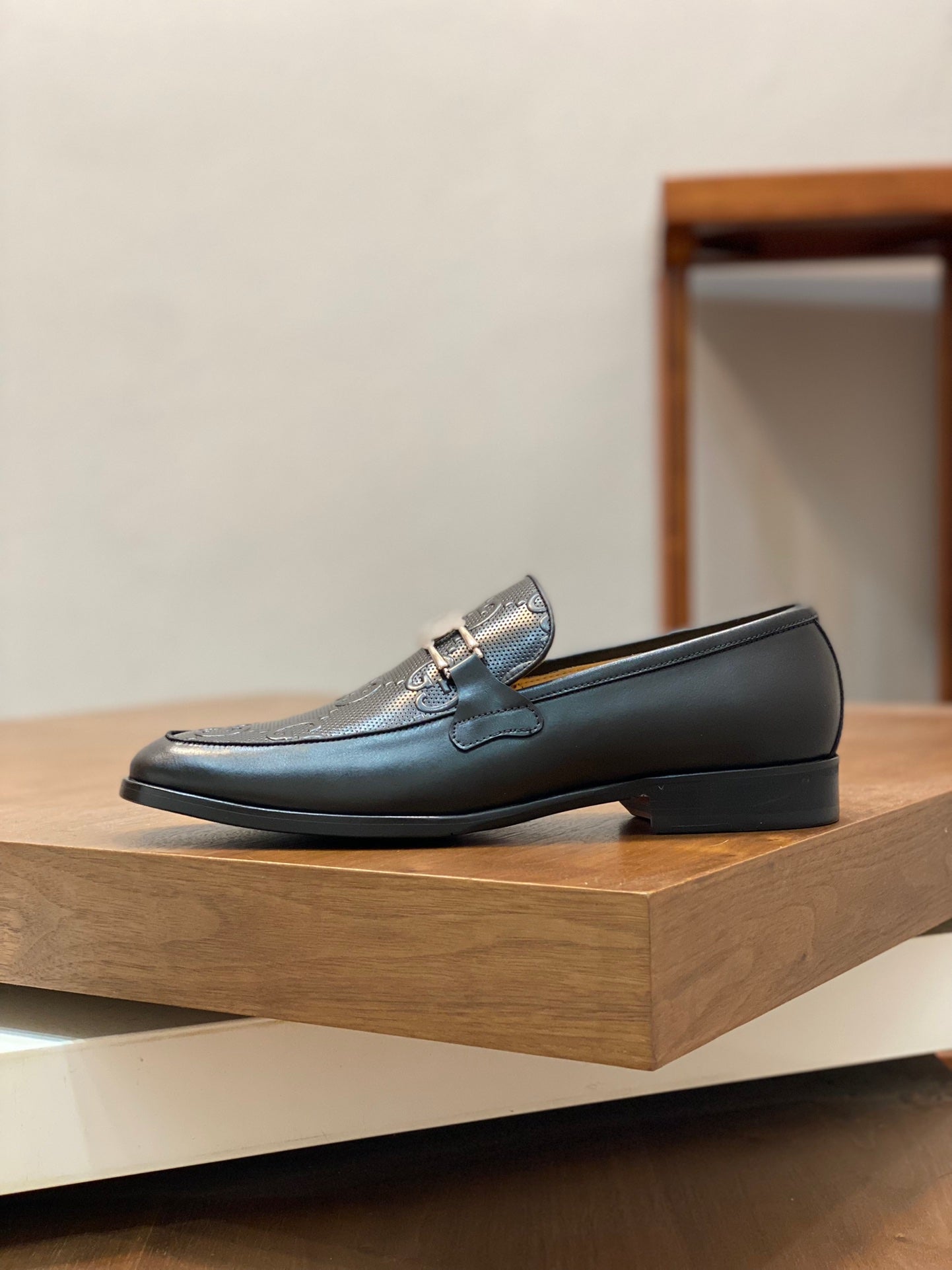 Gucci-115Shoes