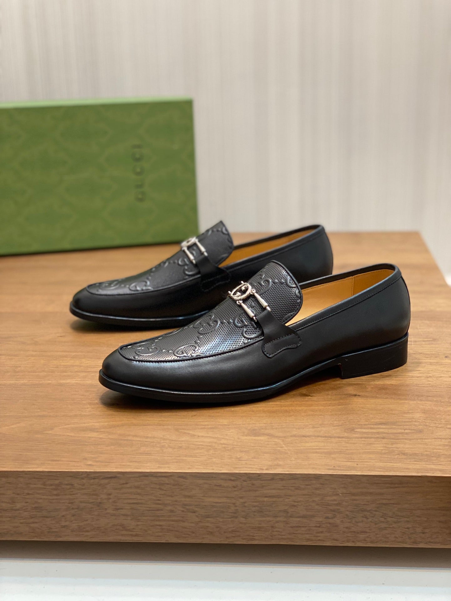 Gucci-115Shoes