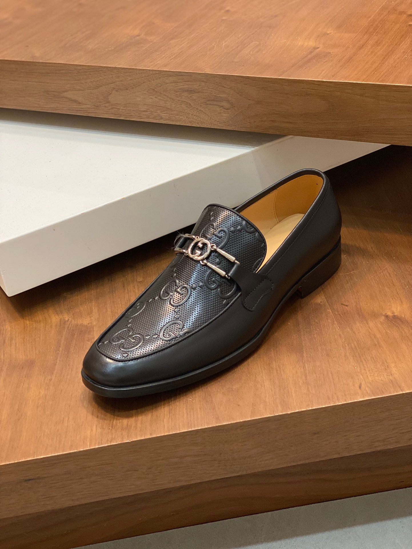 Gucci-115Shoes