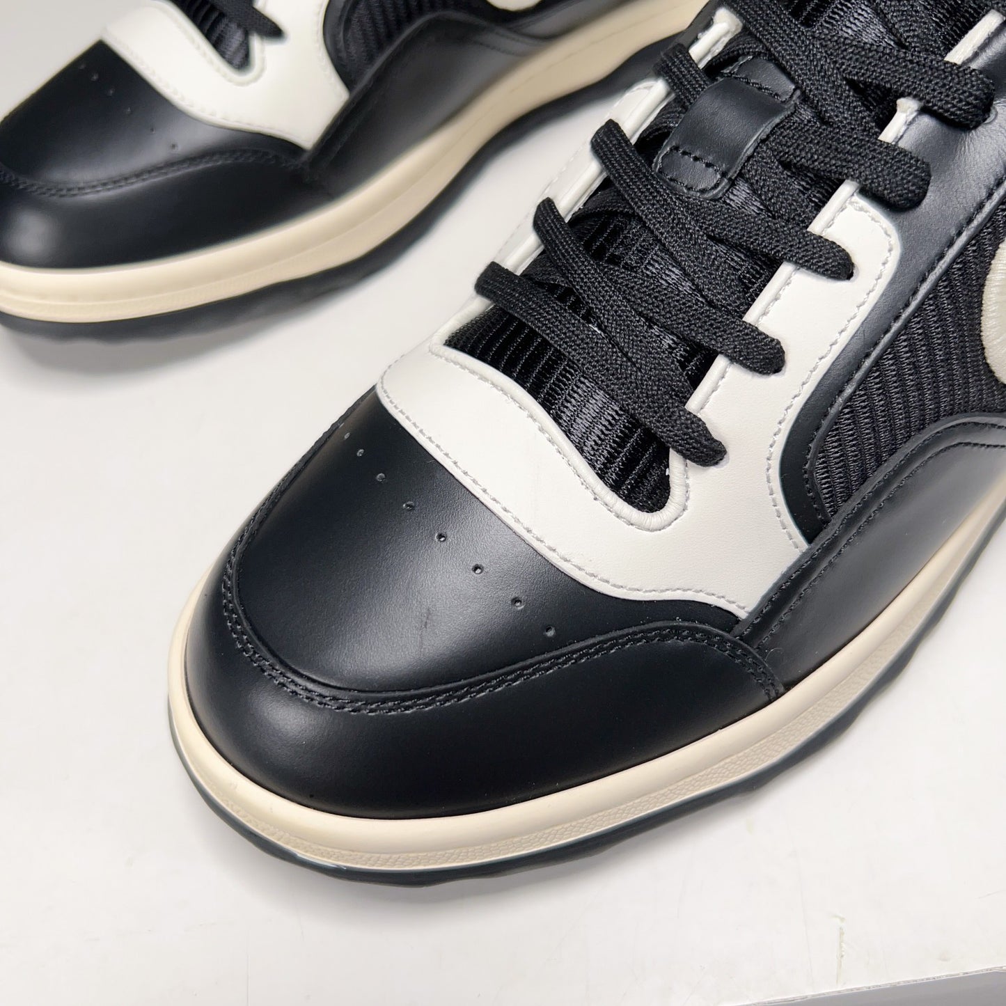 Gucci-127Shoes