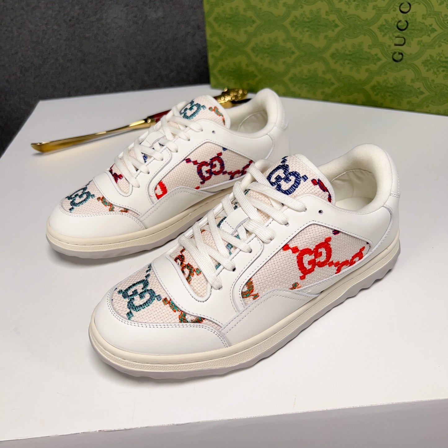 Gucci-129Shoes