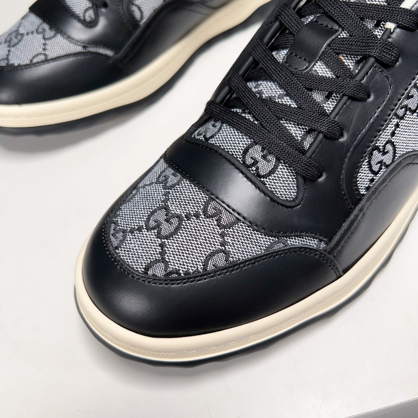 Gucci-135Shoes