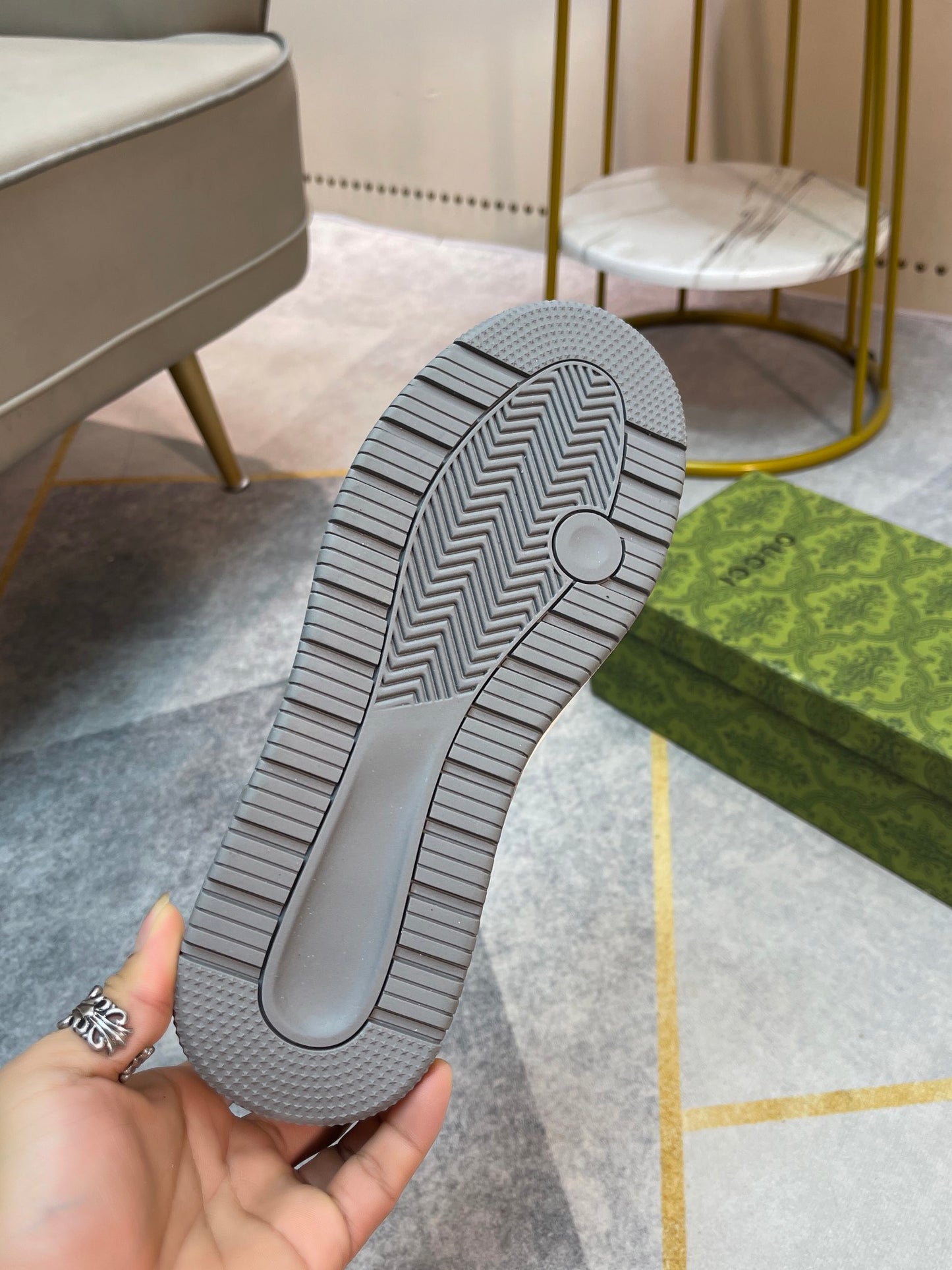 Gucci-175Shoes