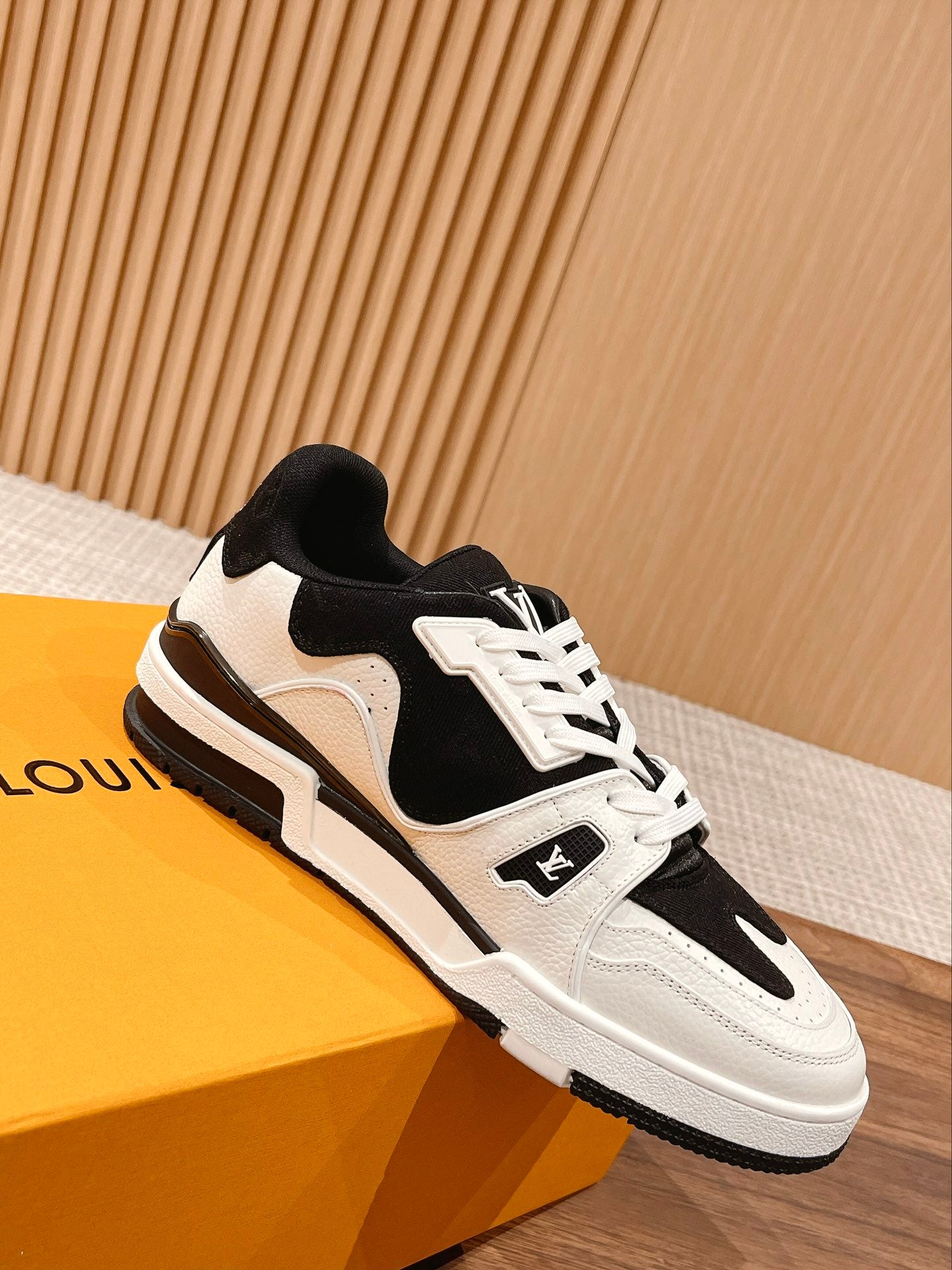 LV-024shoes