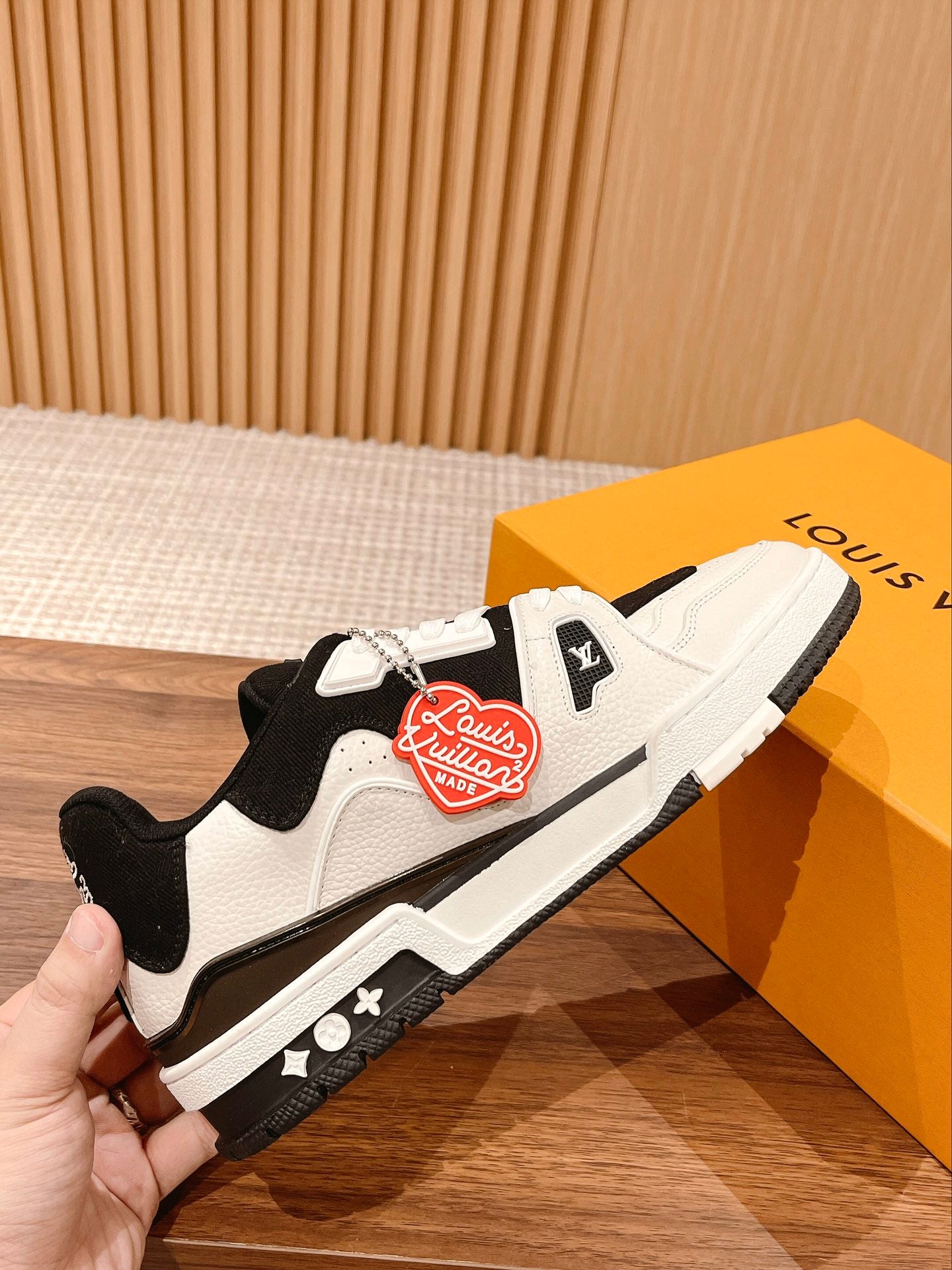 LV-024shoes