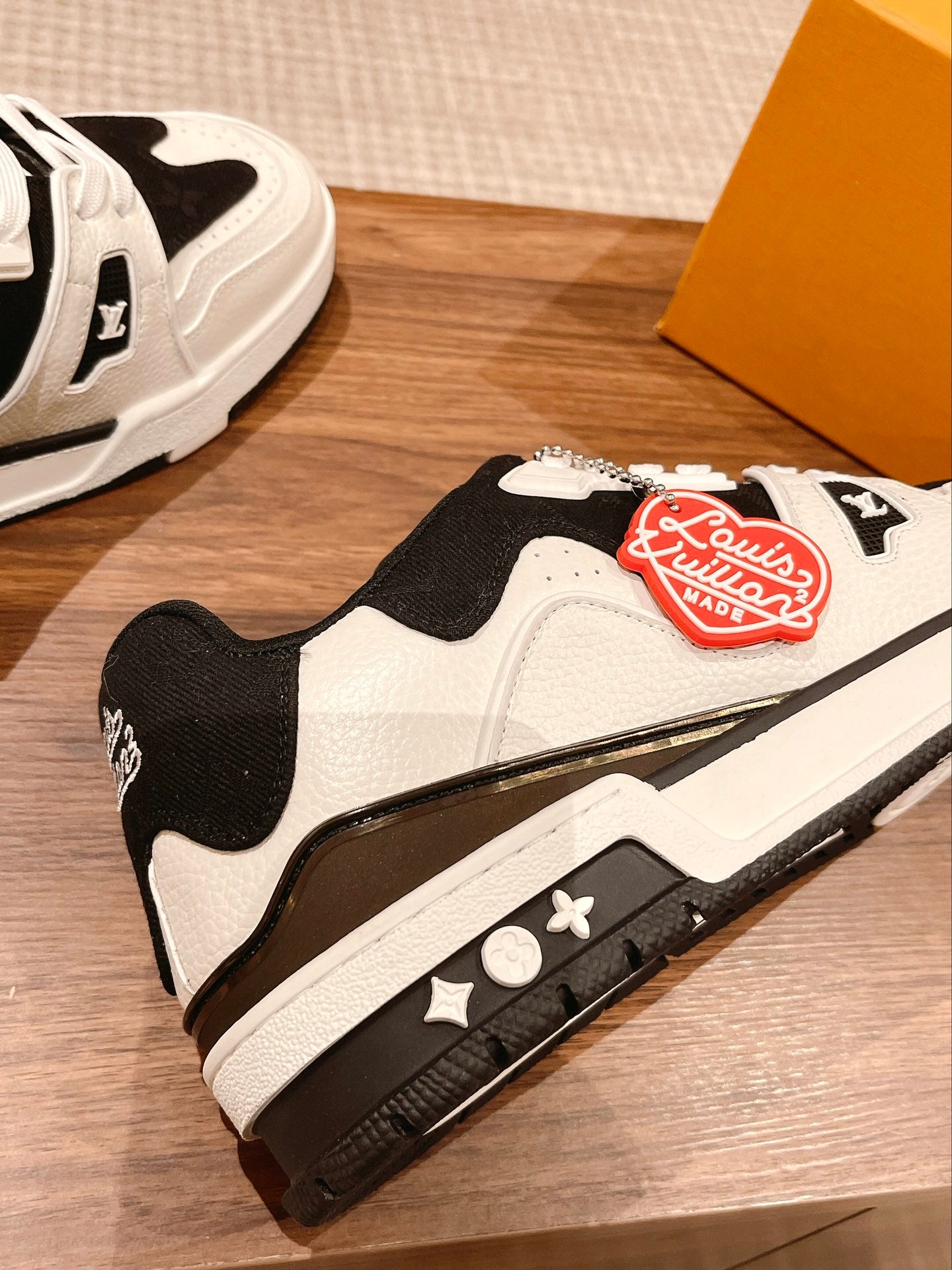 LV-024shoes
