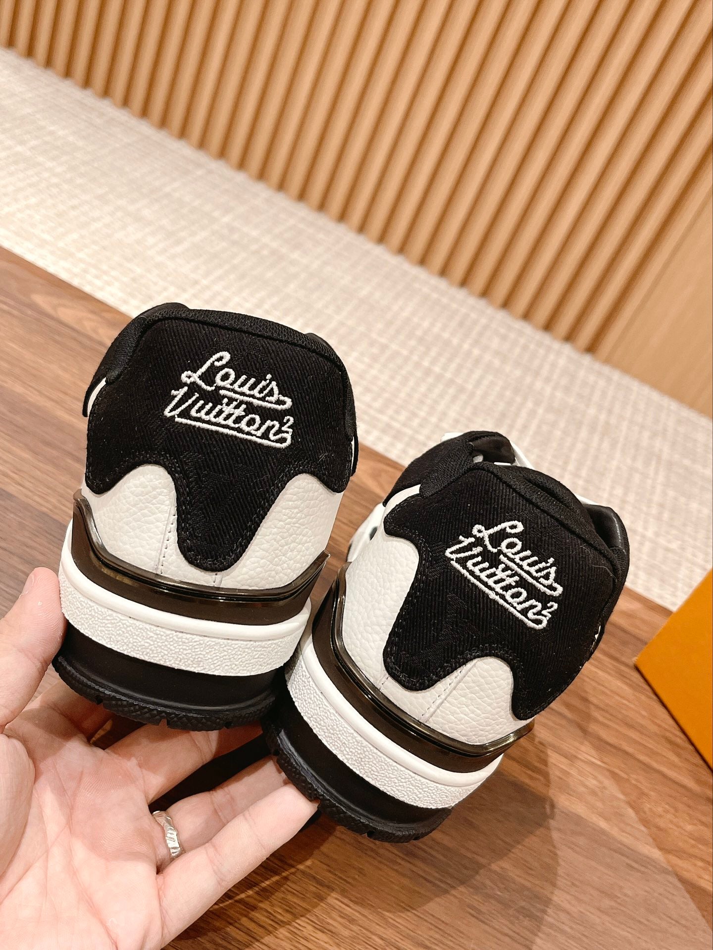 LV-024shoes