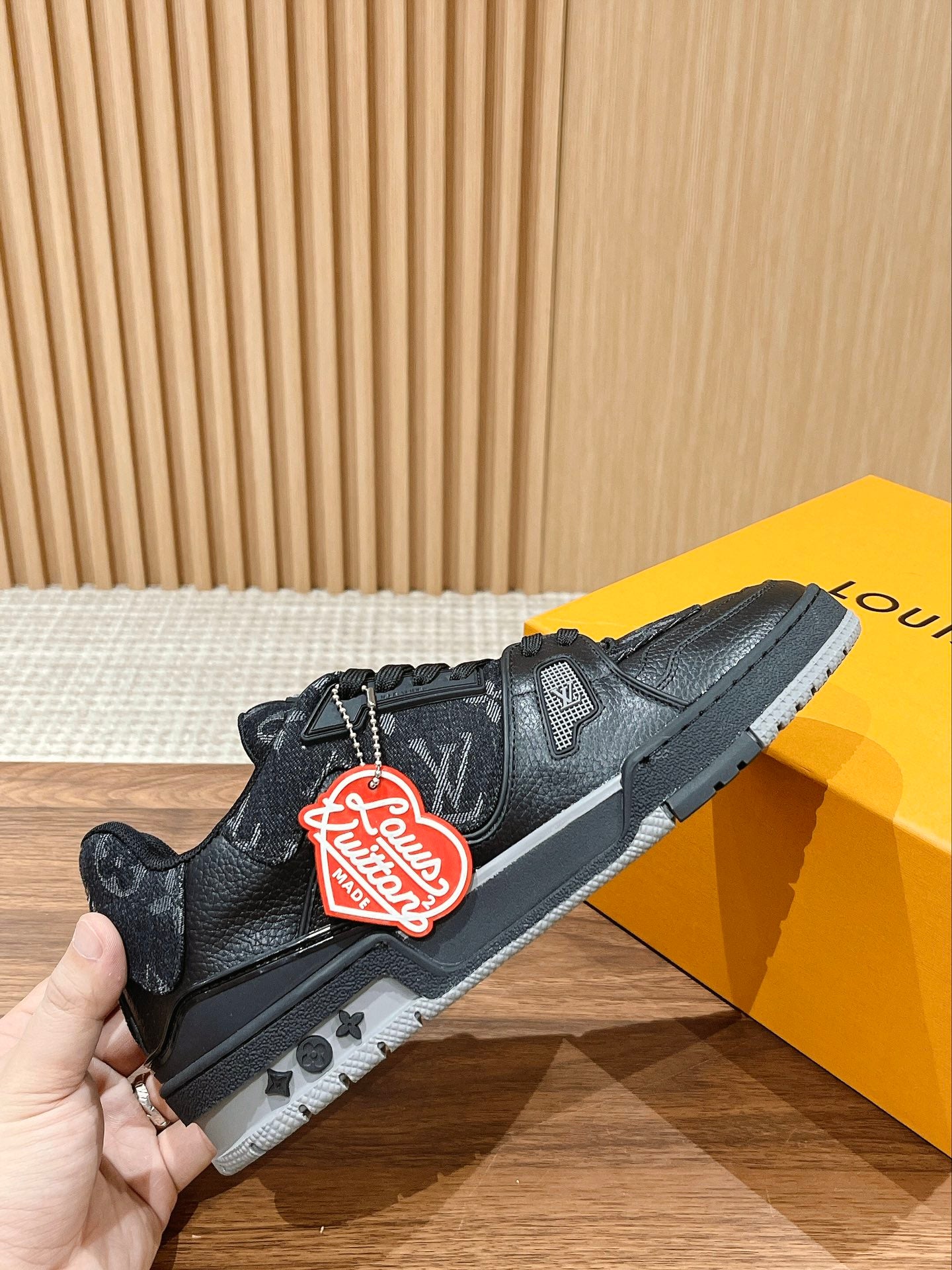 LV-025shoes