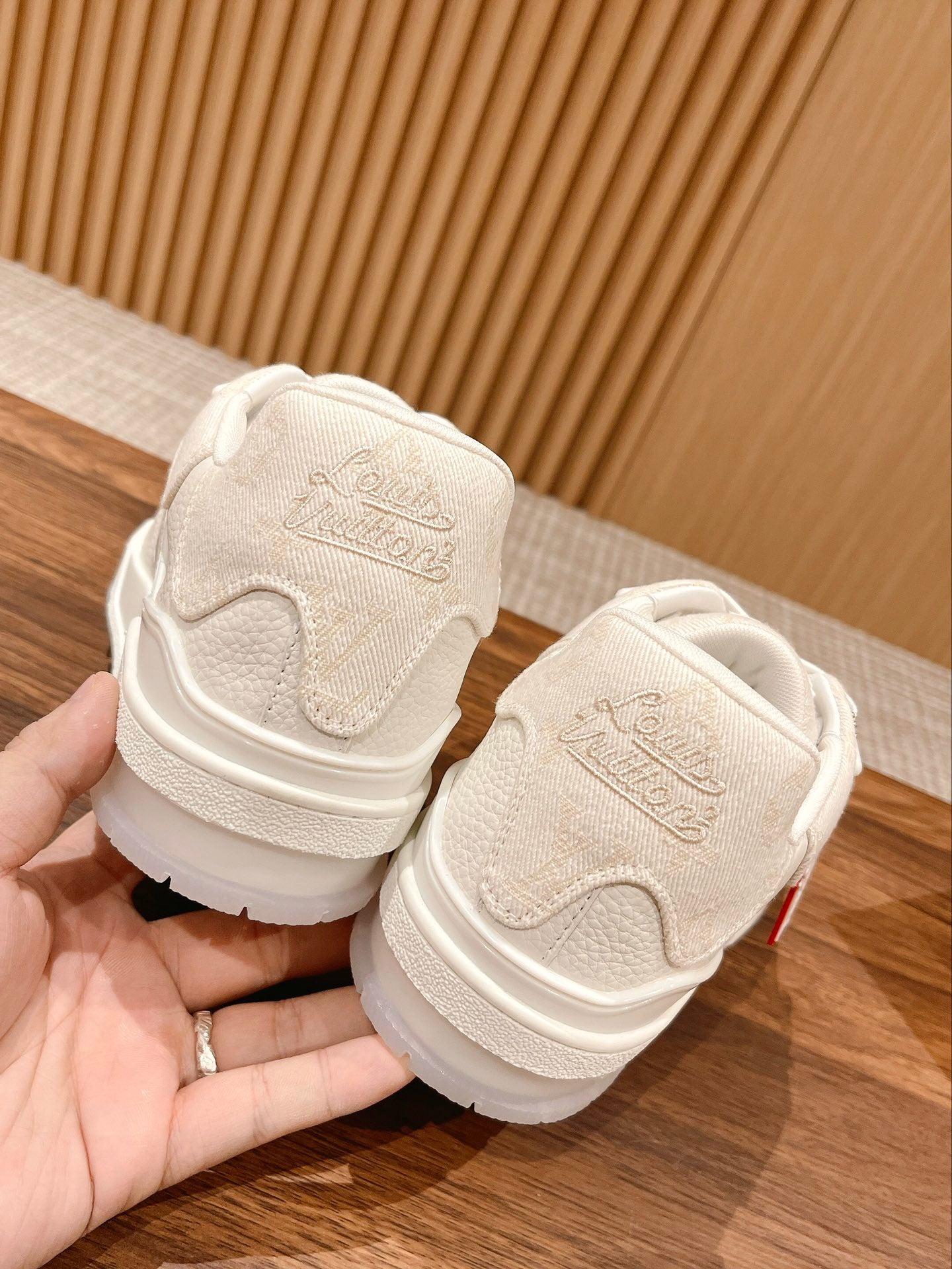 LV-027shoes