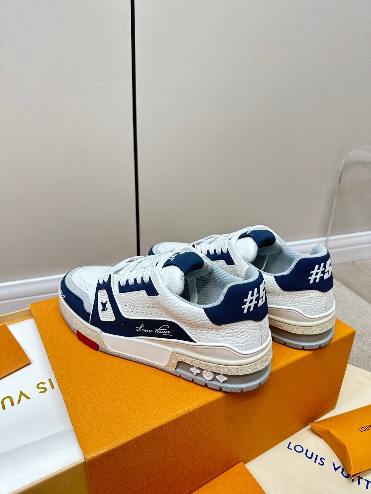 LV-035shoes
