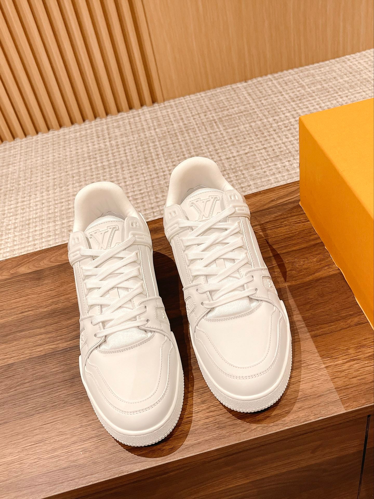 LV-124shoes