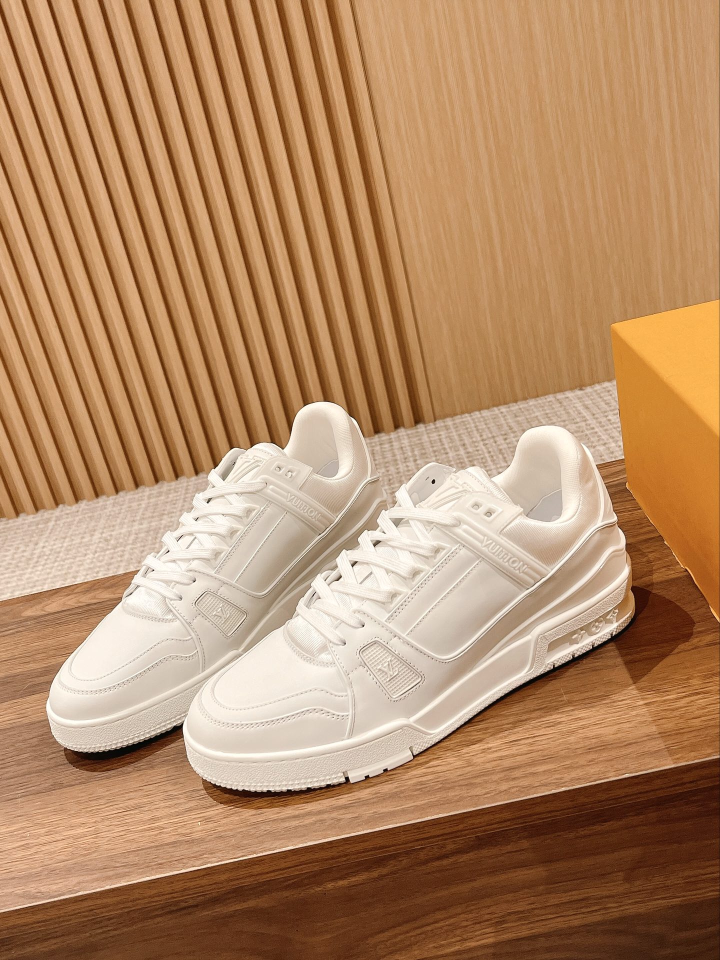 LV-124shoes