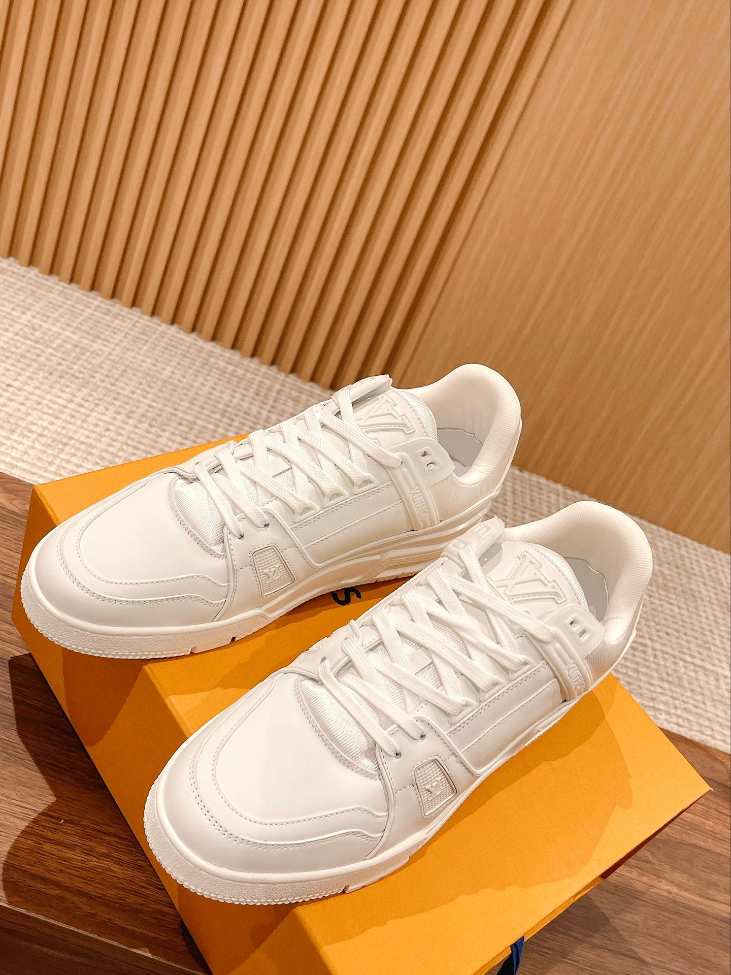 LV-124shoes