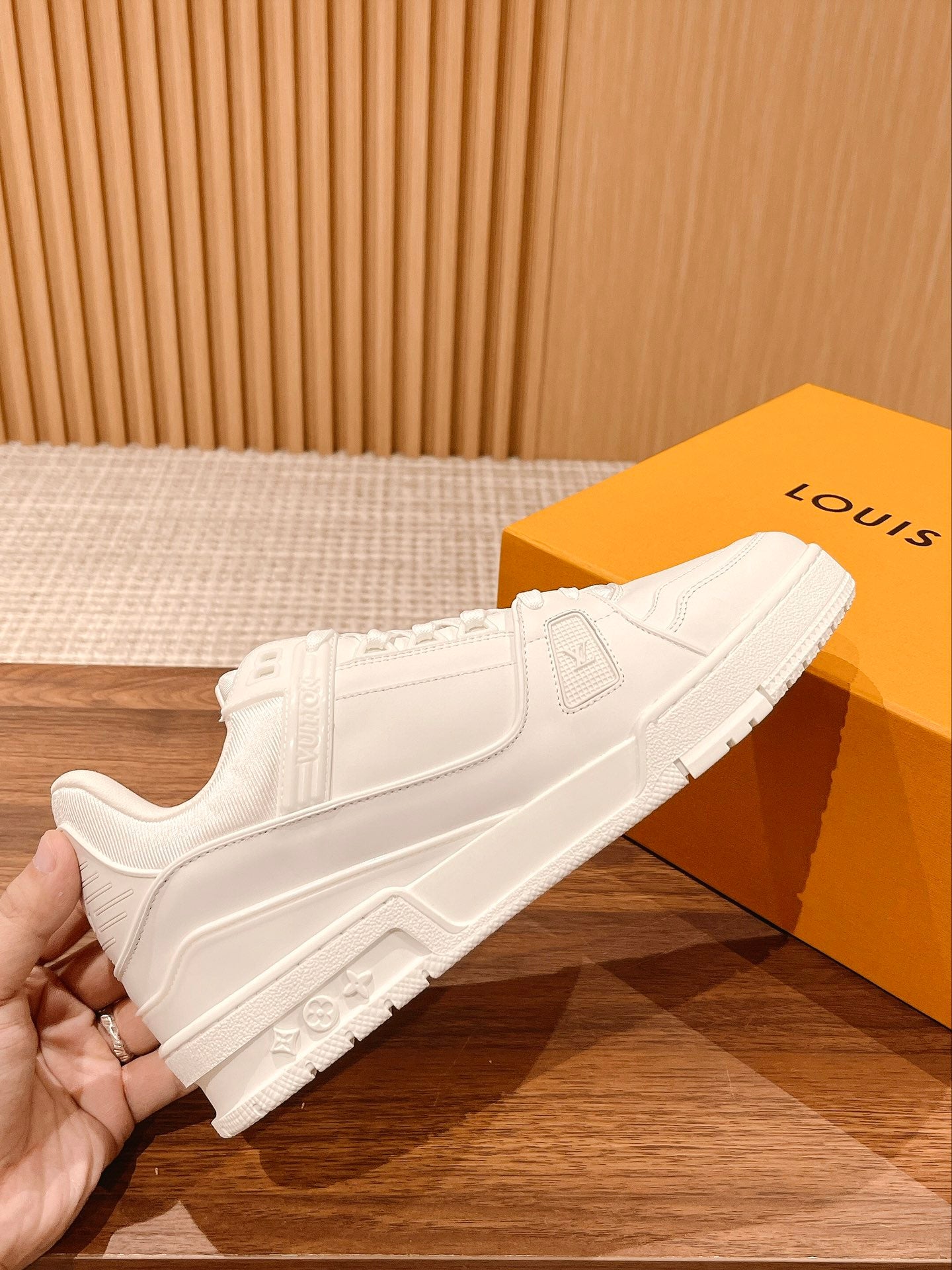 LV-124shoes