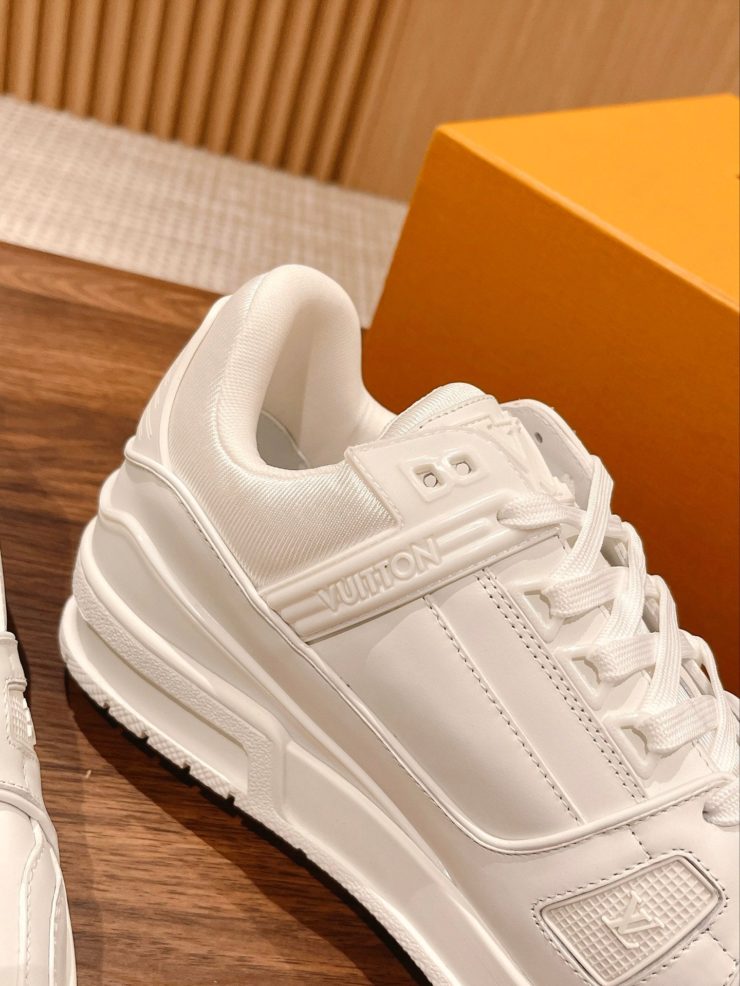 LV-124shoes