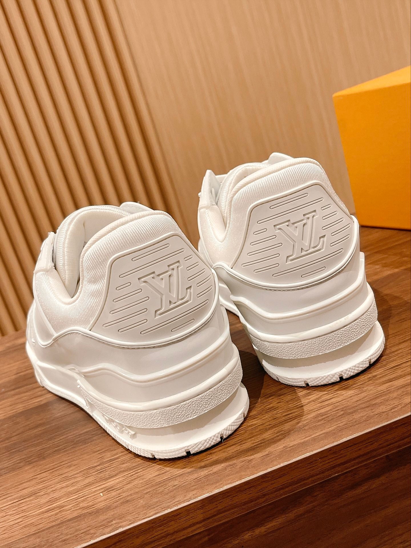 LV-124shoes