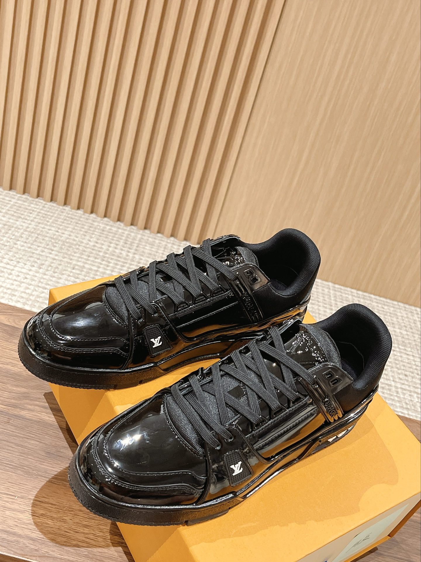 LV-040shoes