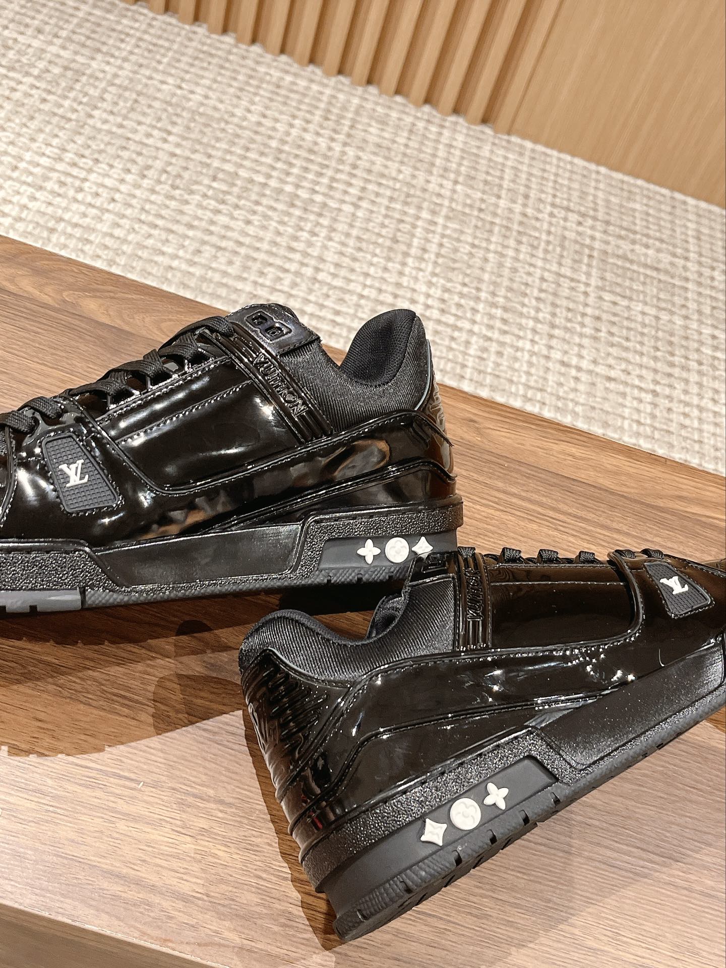 LV-040shoes
