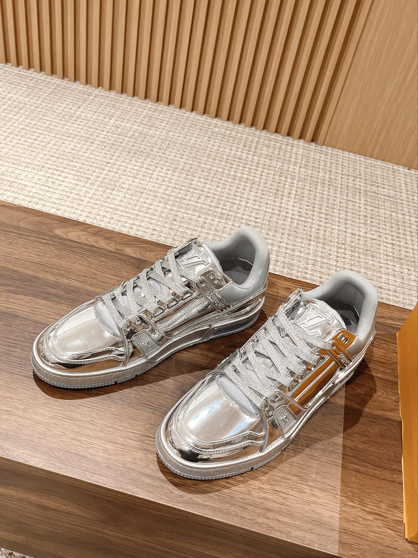 LV-041shoes