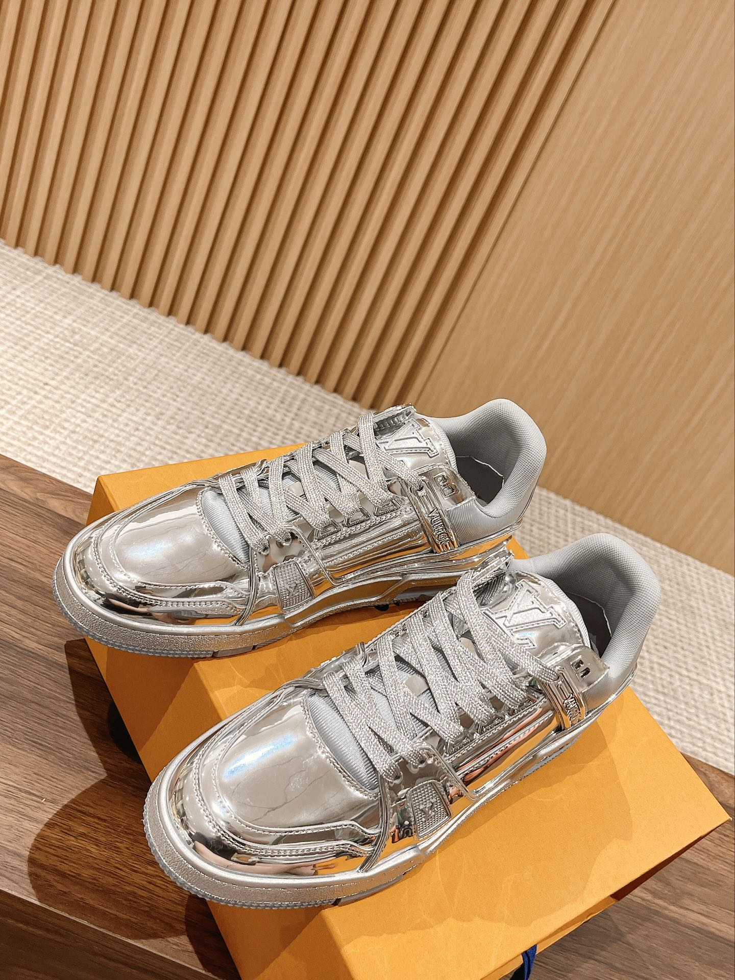 LV-041shoes