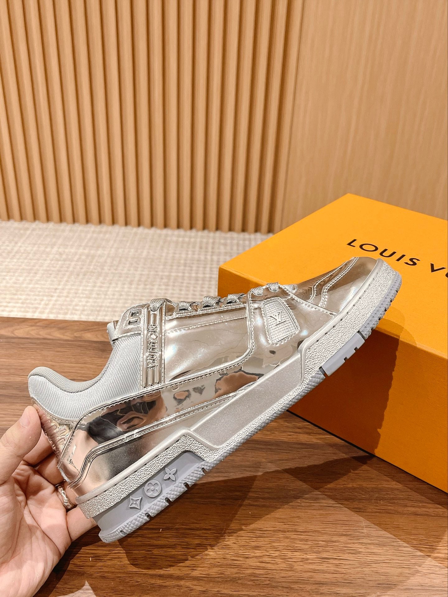 LV-041shoes