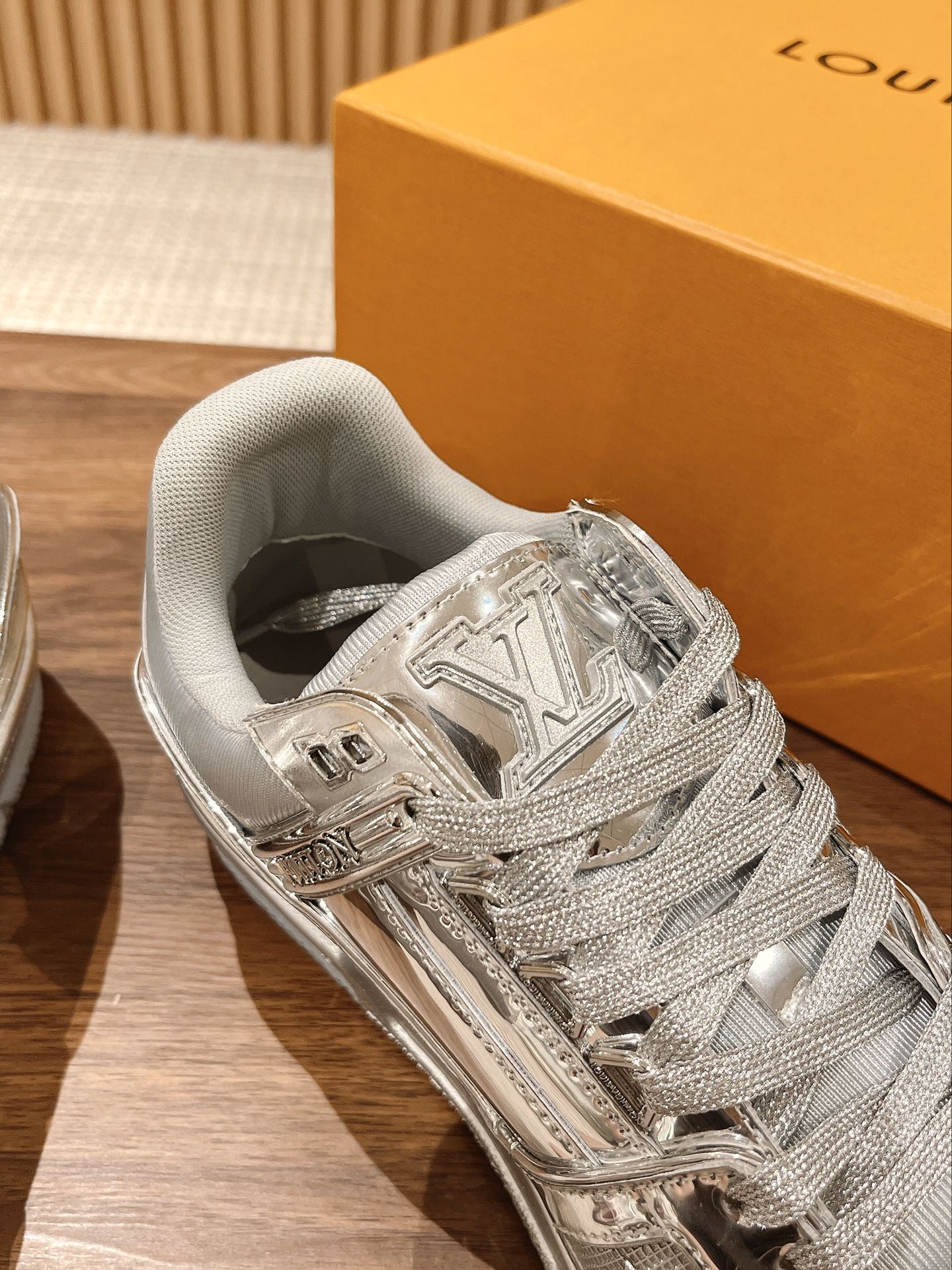 LV-041shoes