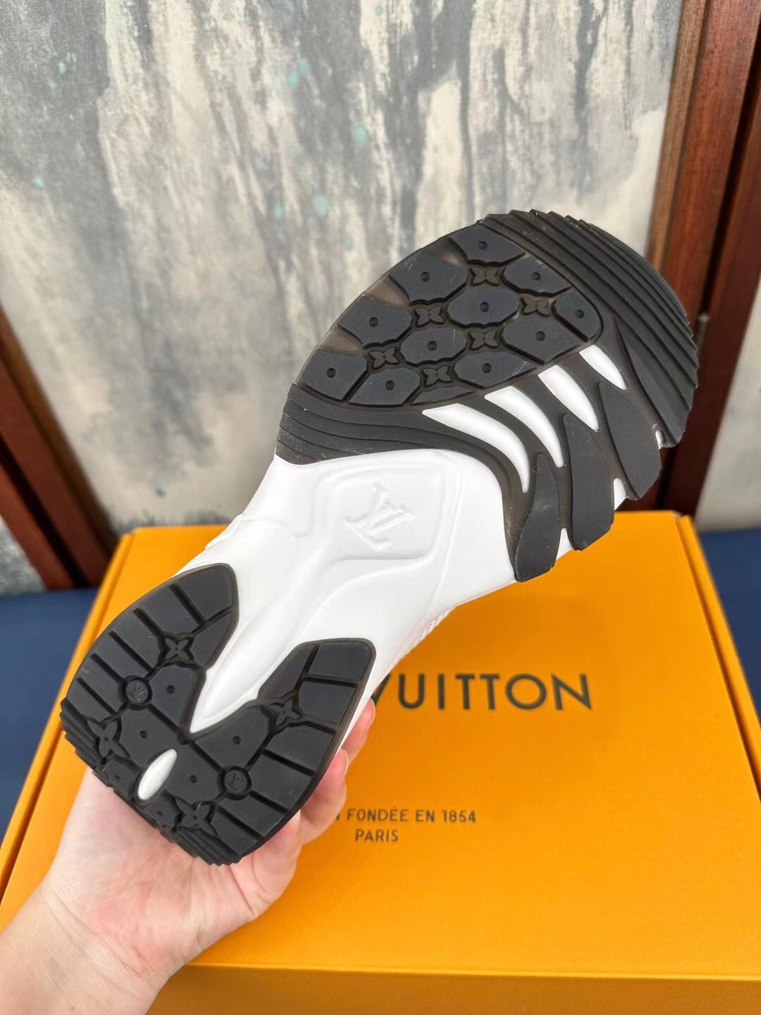 LV-044shoes