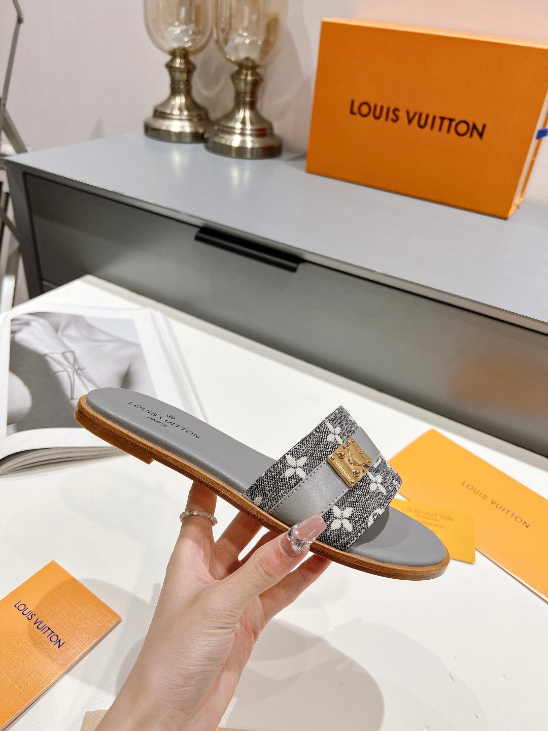 LV-065shoes