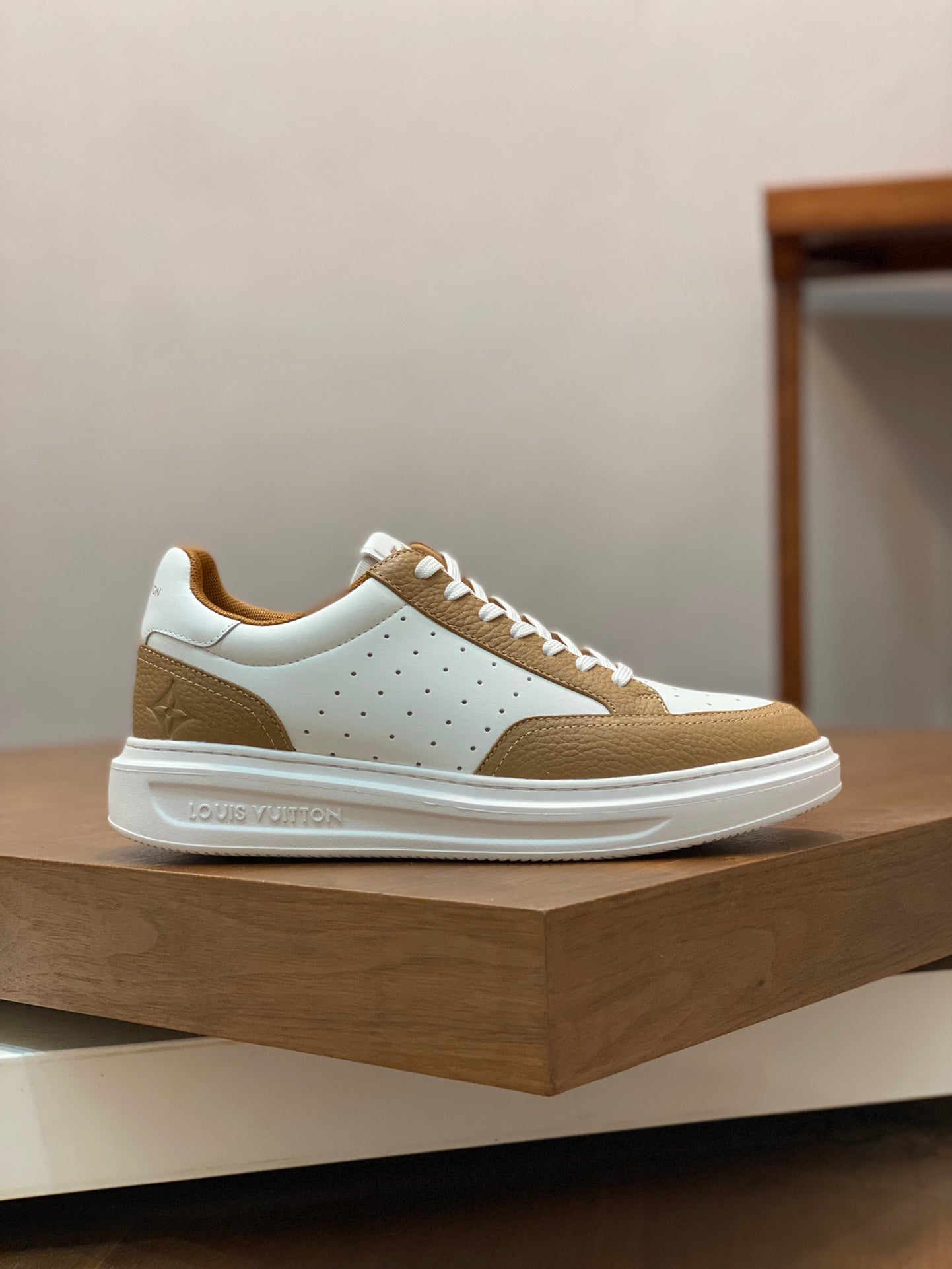 LV-066shoes