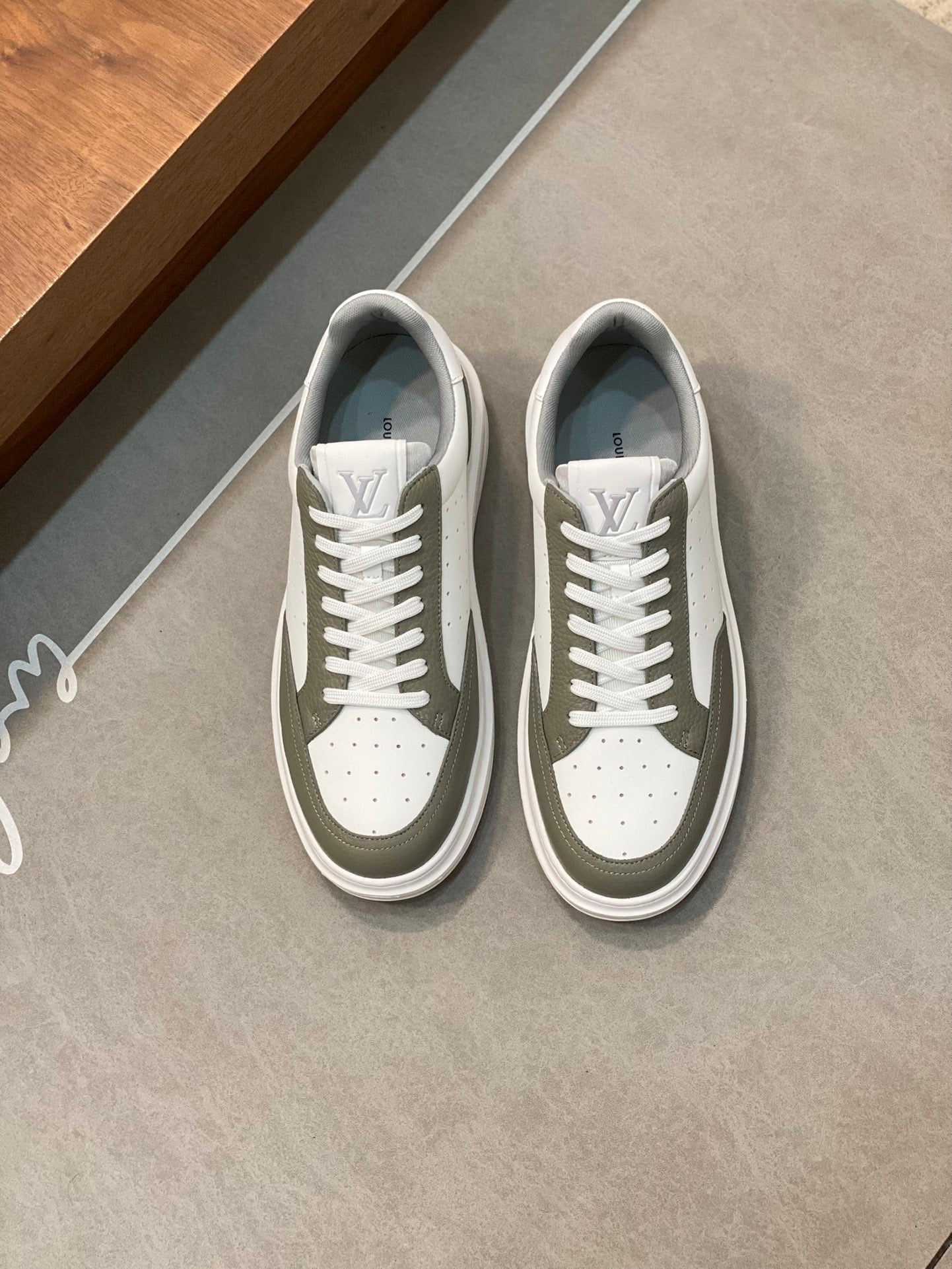 LV-068shoes