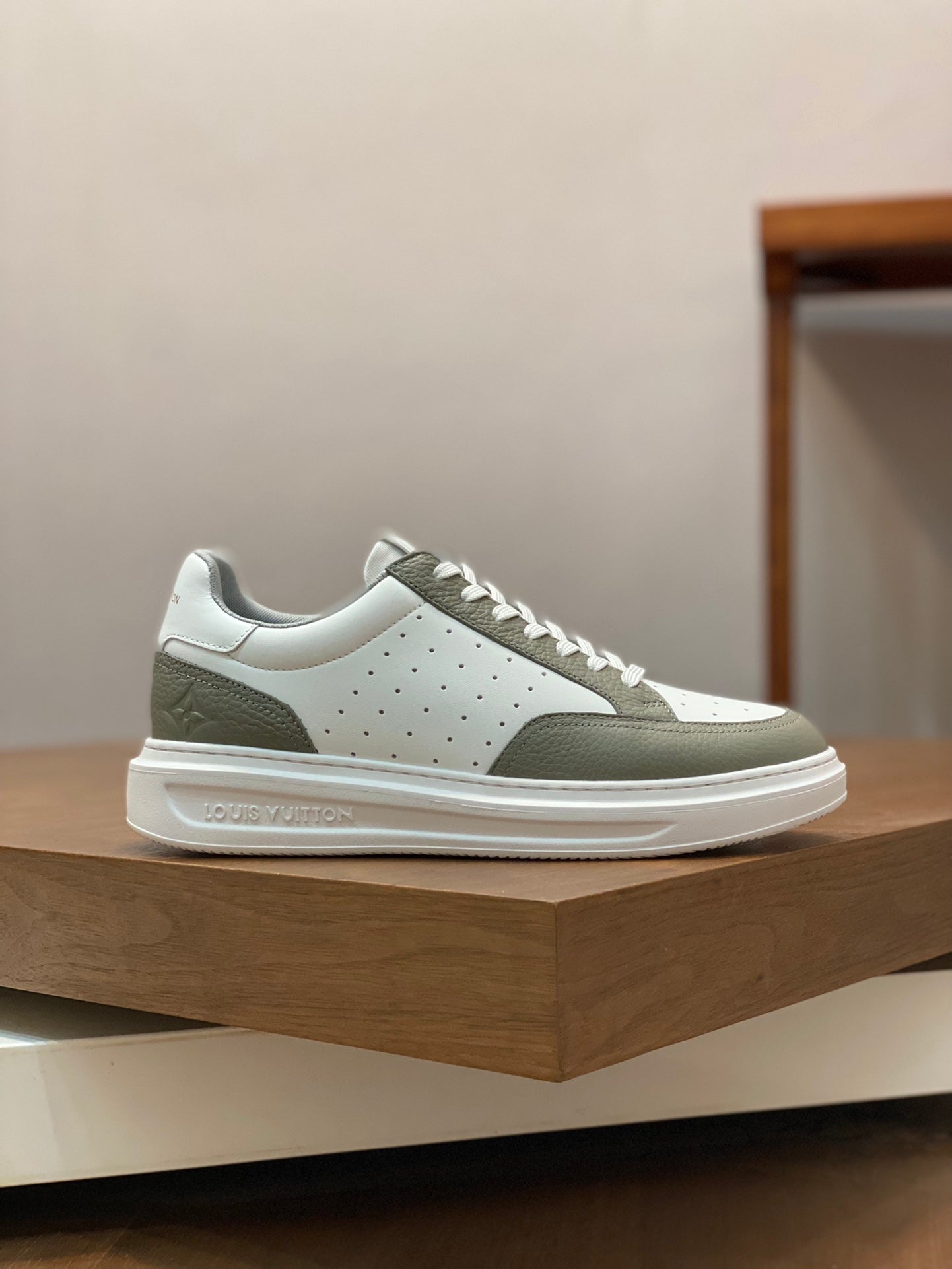 LV-068shoes